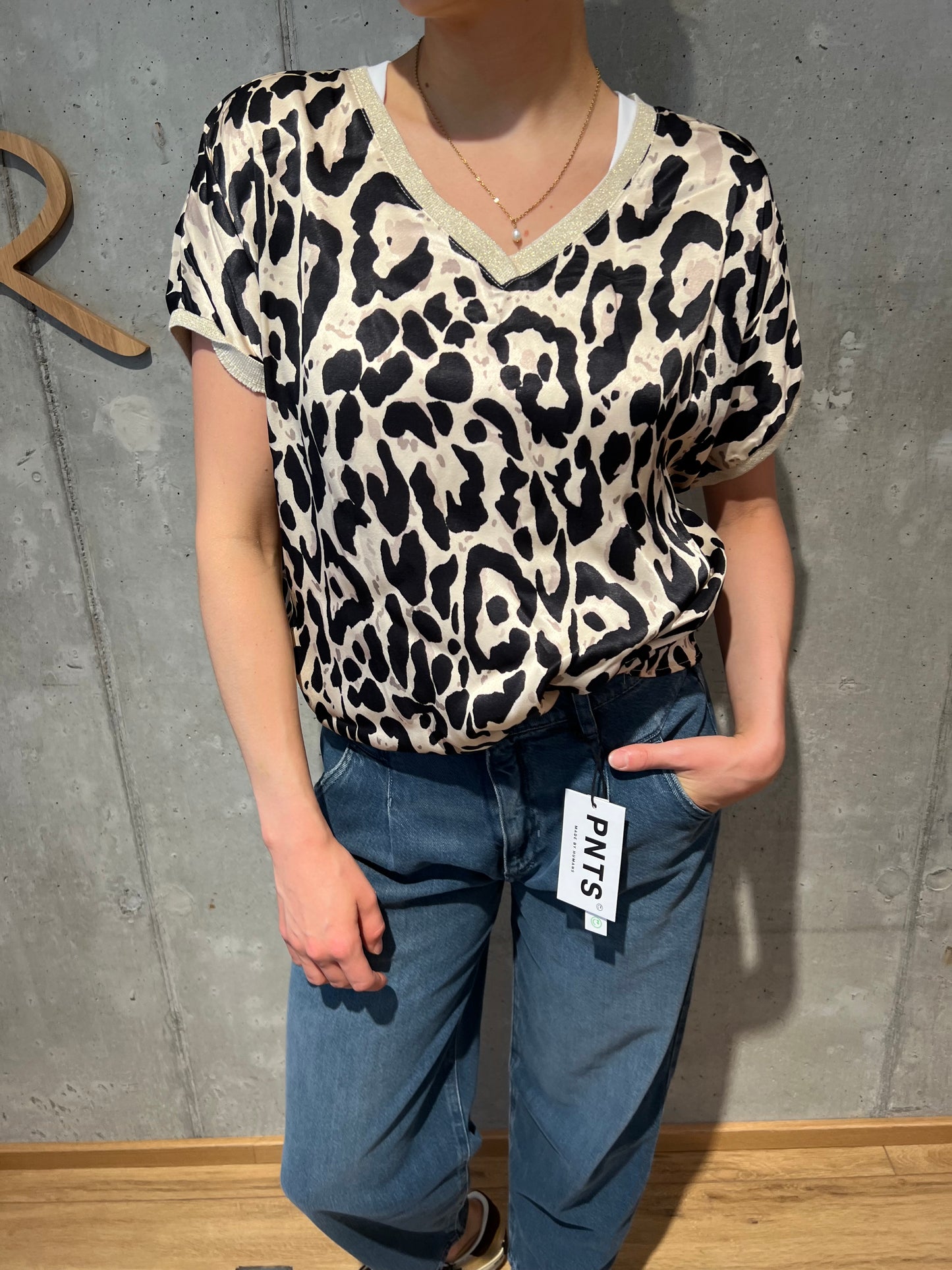Leo-Shirt "Larissa V-Neck" Satin