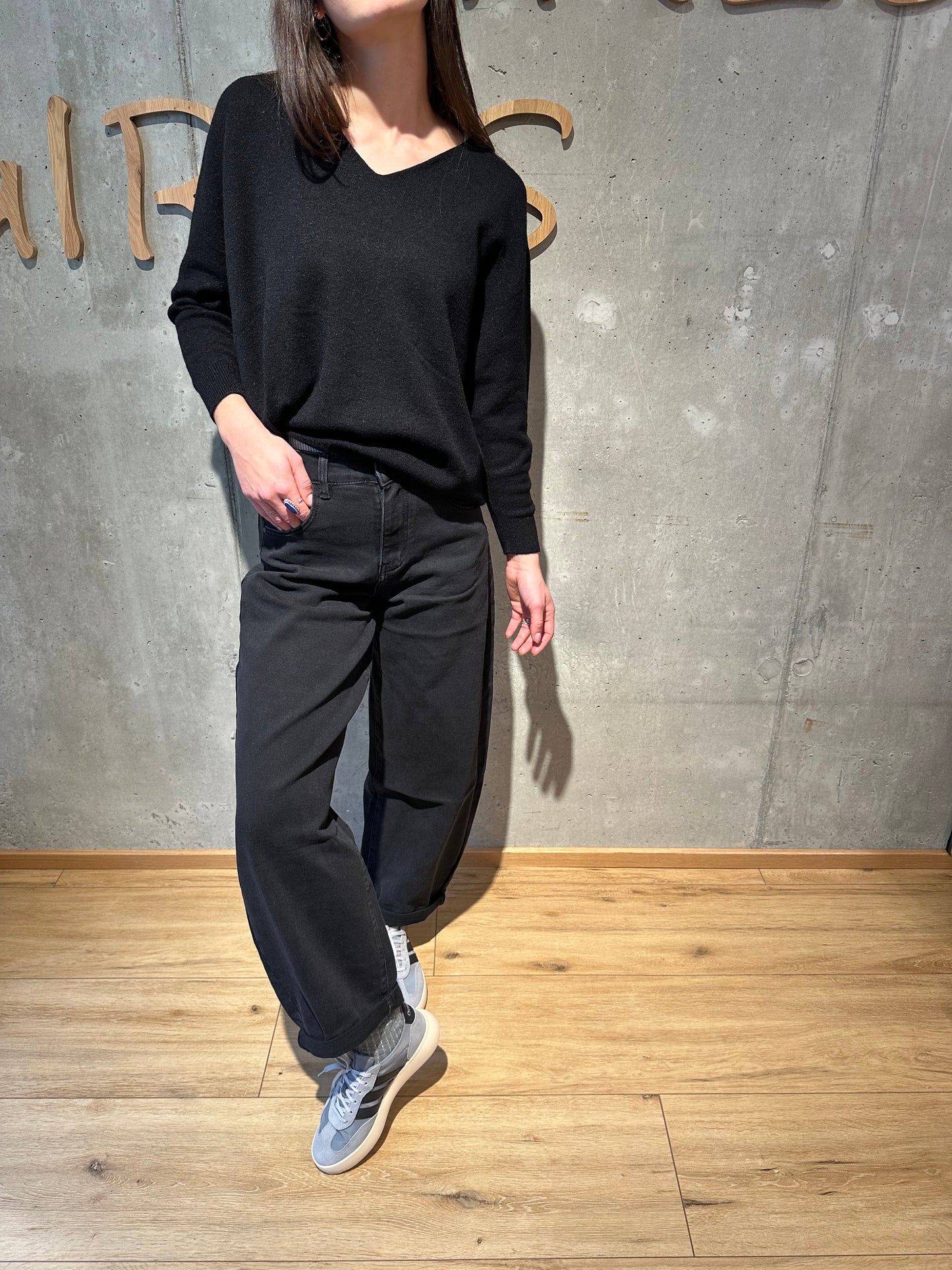 MG-Pulli "Madita V-Neck" - Versch. Farben
