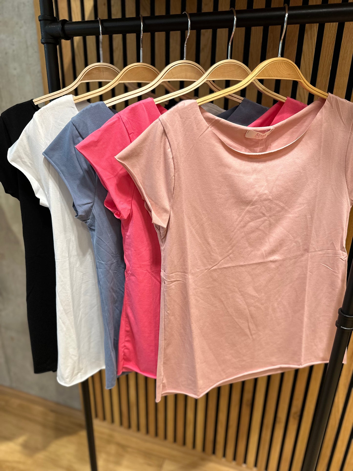 Lieblingsshirt schmal - Versch. Farben