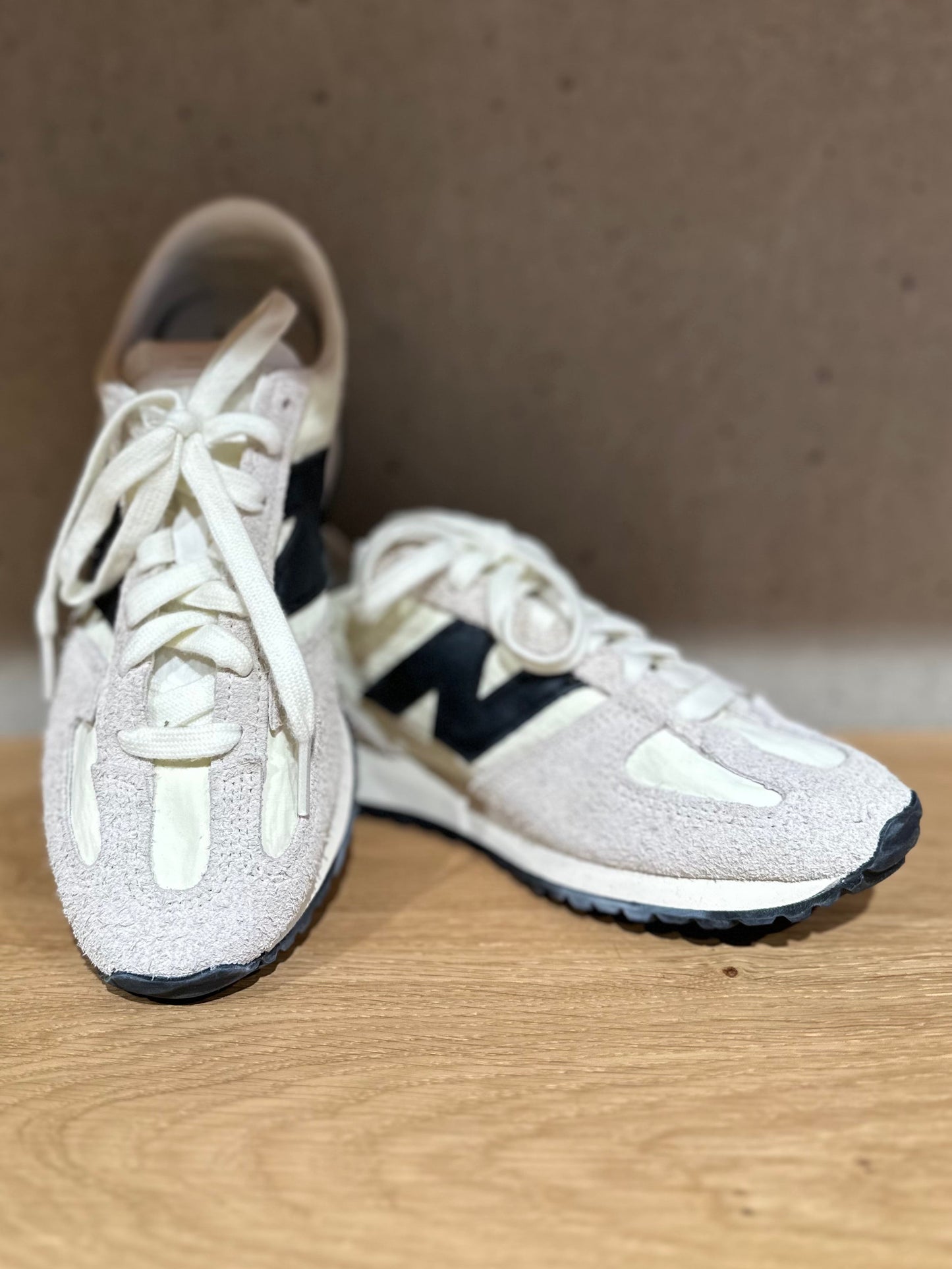 New Balance "U471AM" BeigeSchwarzesN