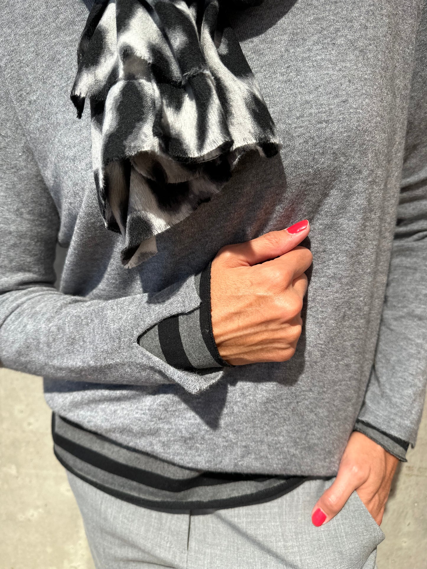 MG-Pulli "Mia Rundhals mit Ärmelschlitz" - Versch. Farben