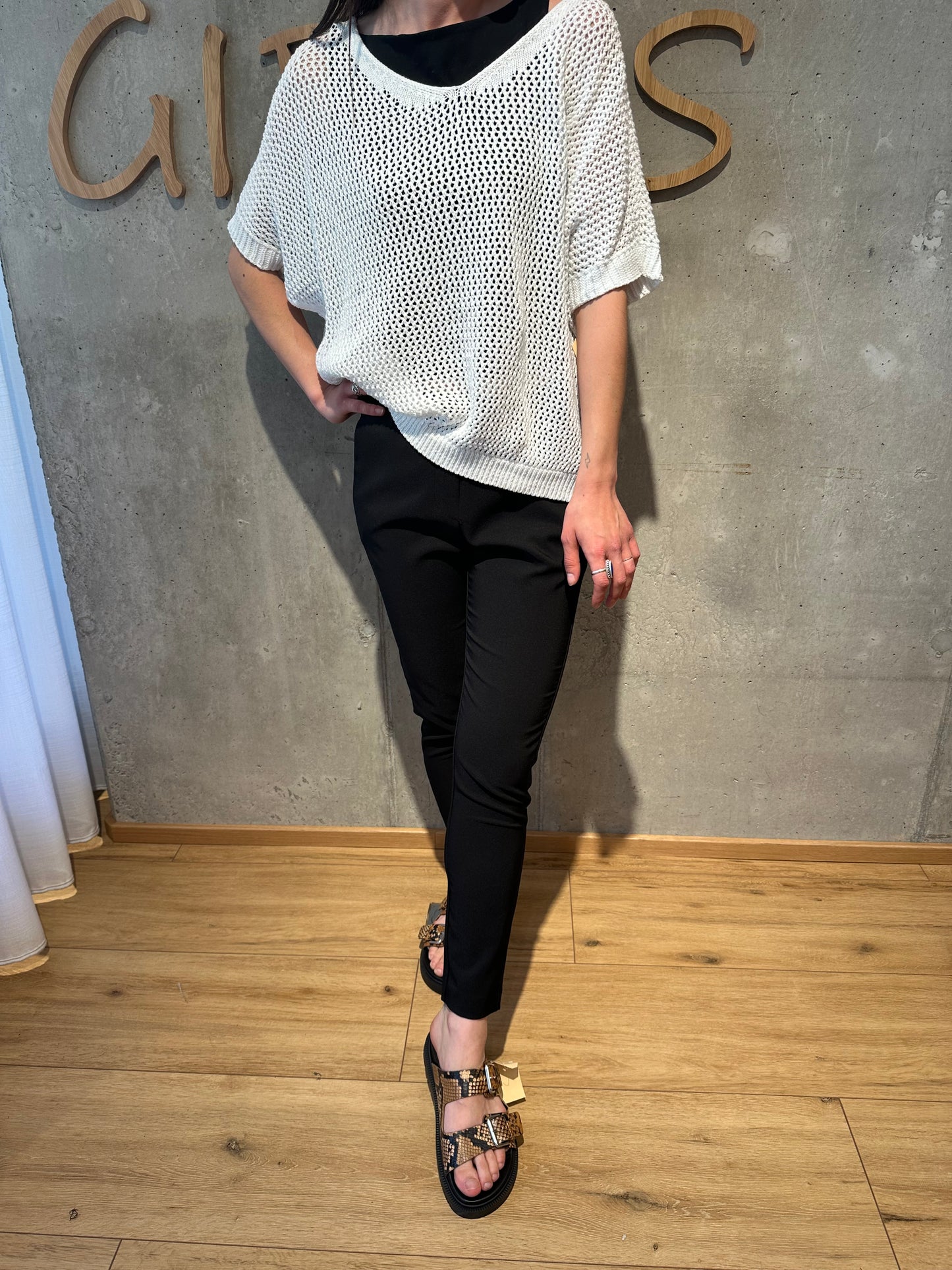 Lochstrick "Loreley V-Neck" - Versch. Farben
