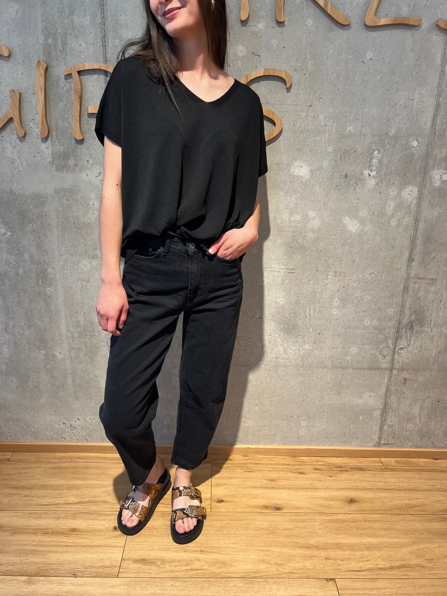Shirt "Solveig V-Neck" - Versch. Farben