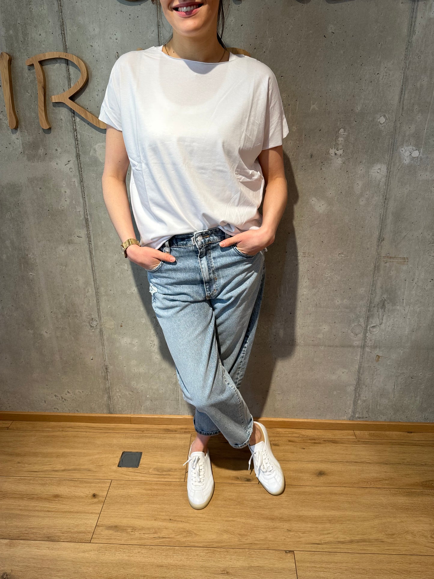 PNTS "05_THE O Shape 19" Hellblau