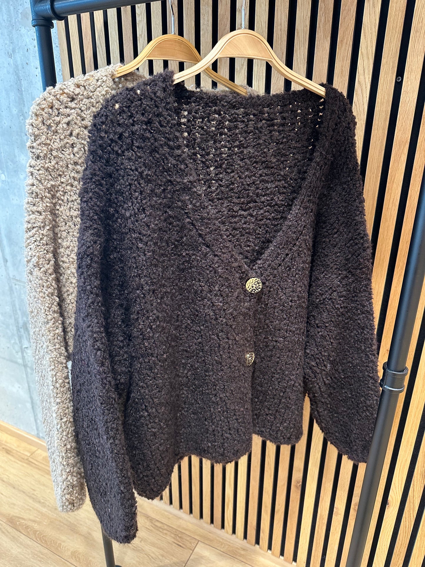 Strickjacke "Steffi mit Goldknöpfen" - Versch. Farben