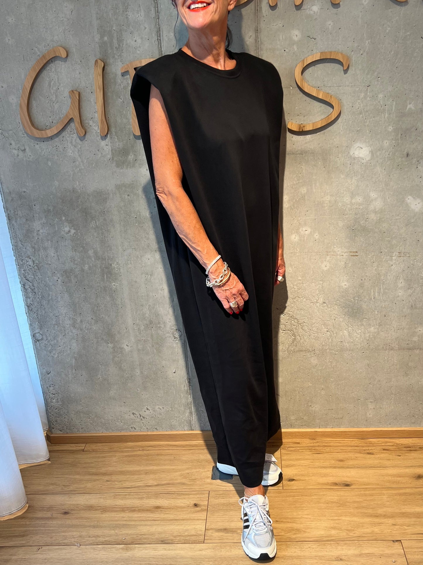 Kleid "Karma Schulterdetail" - Versch. Farben
