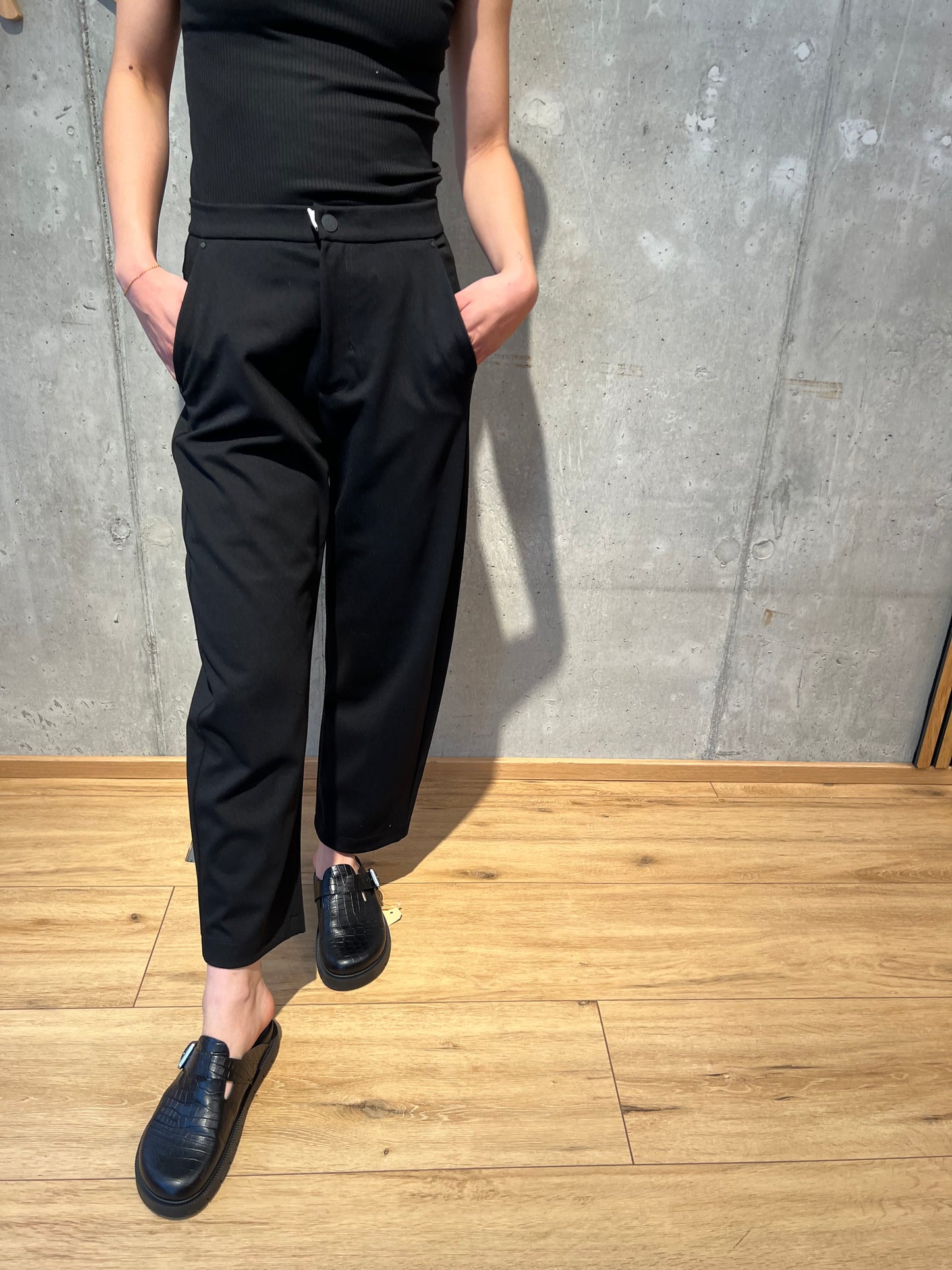 Hose "26_THE LOOSE 02" Schwarz