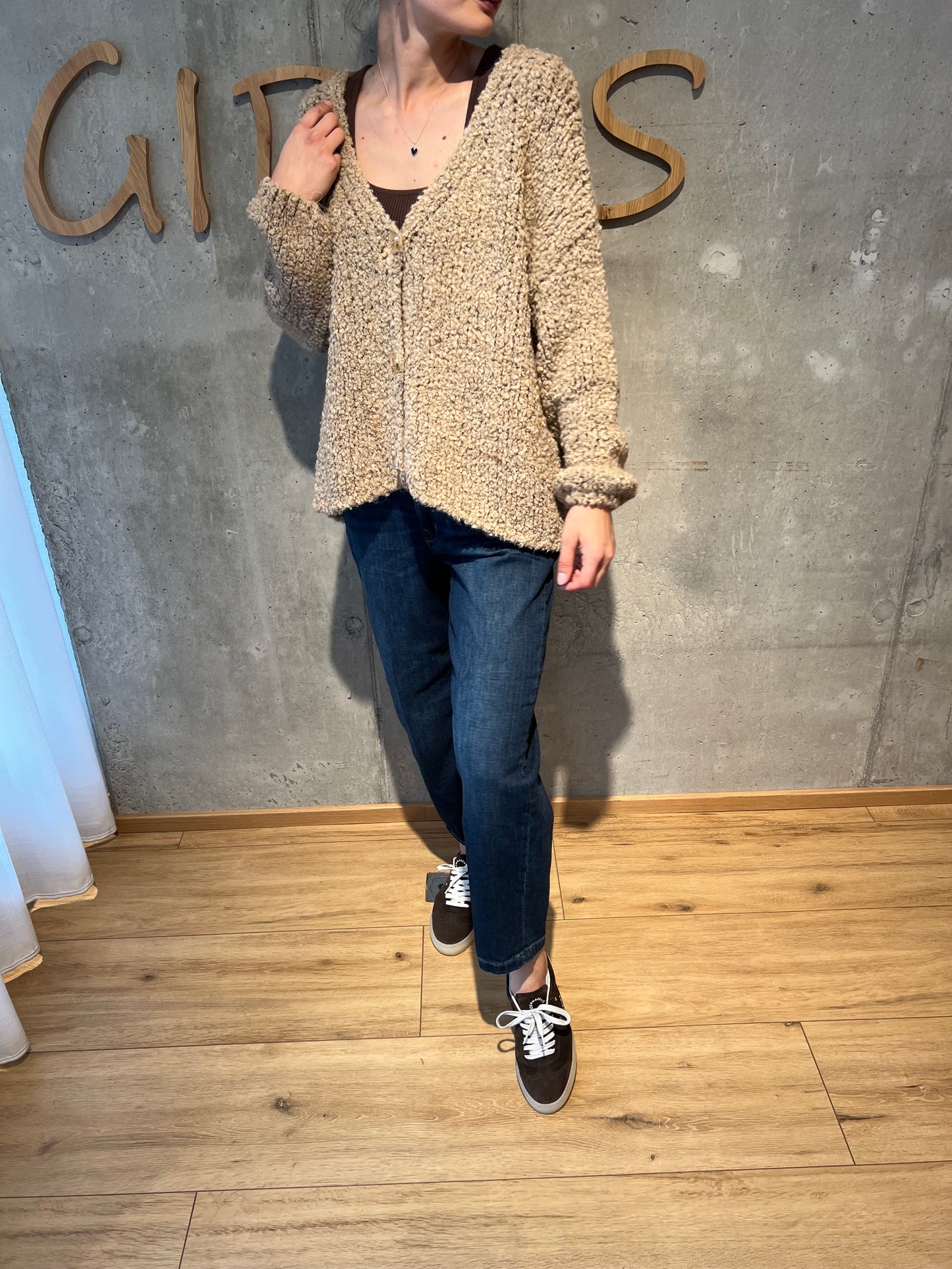 Strickjacke "Steffi mit Goldknöpfen" - Versch. Farben