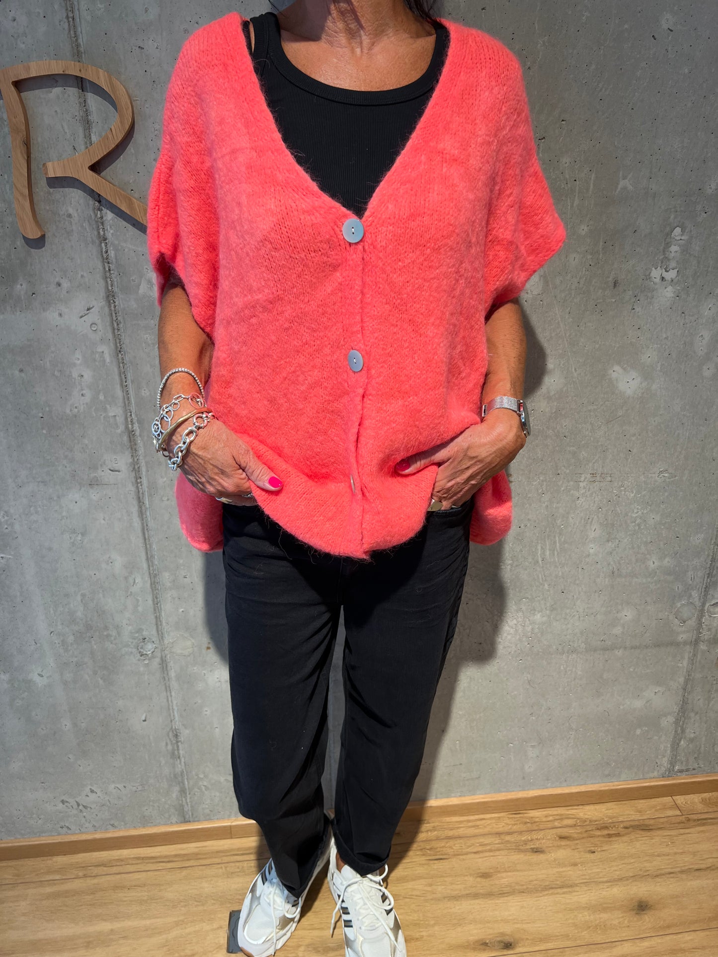 Strickjacke "Stanja ohne Arm" - Versch. Farben