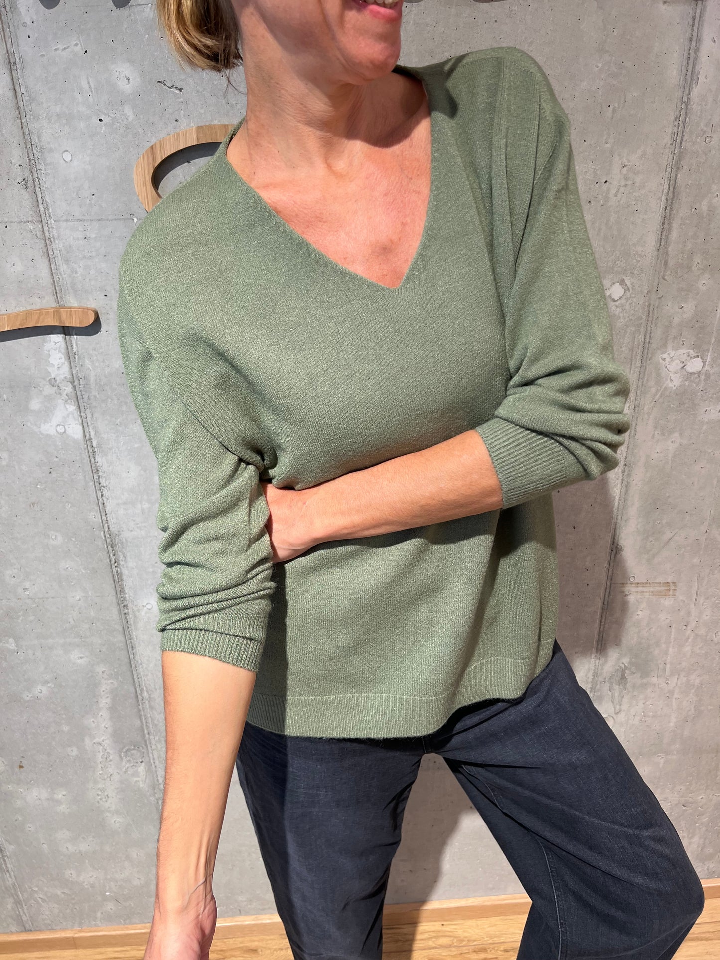 MG-Pulli "Madita V-Neck" - Versch. Farben