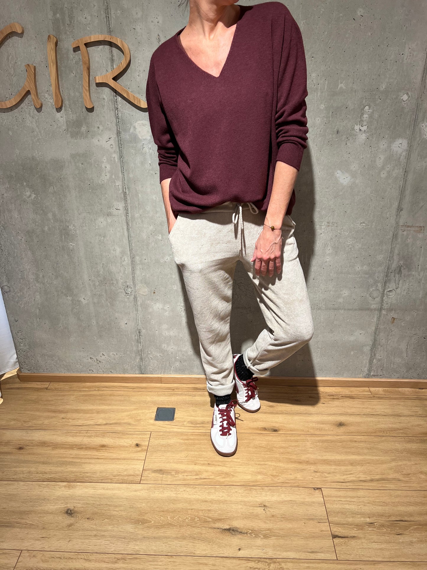 MG-Pulli "Madita V-Neck" - Versch. Farben