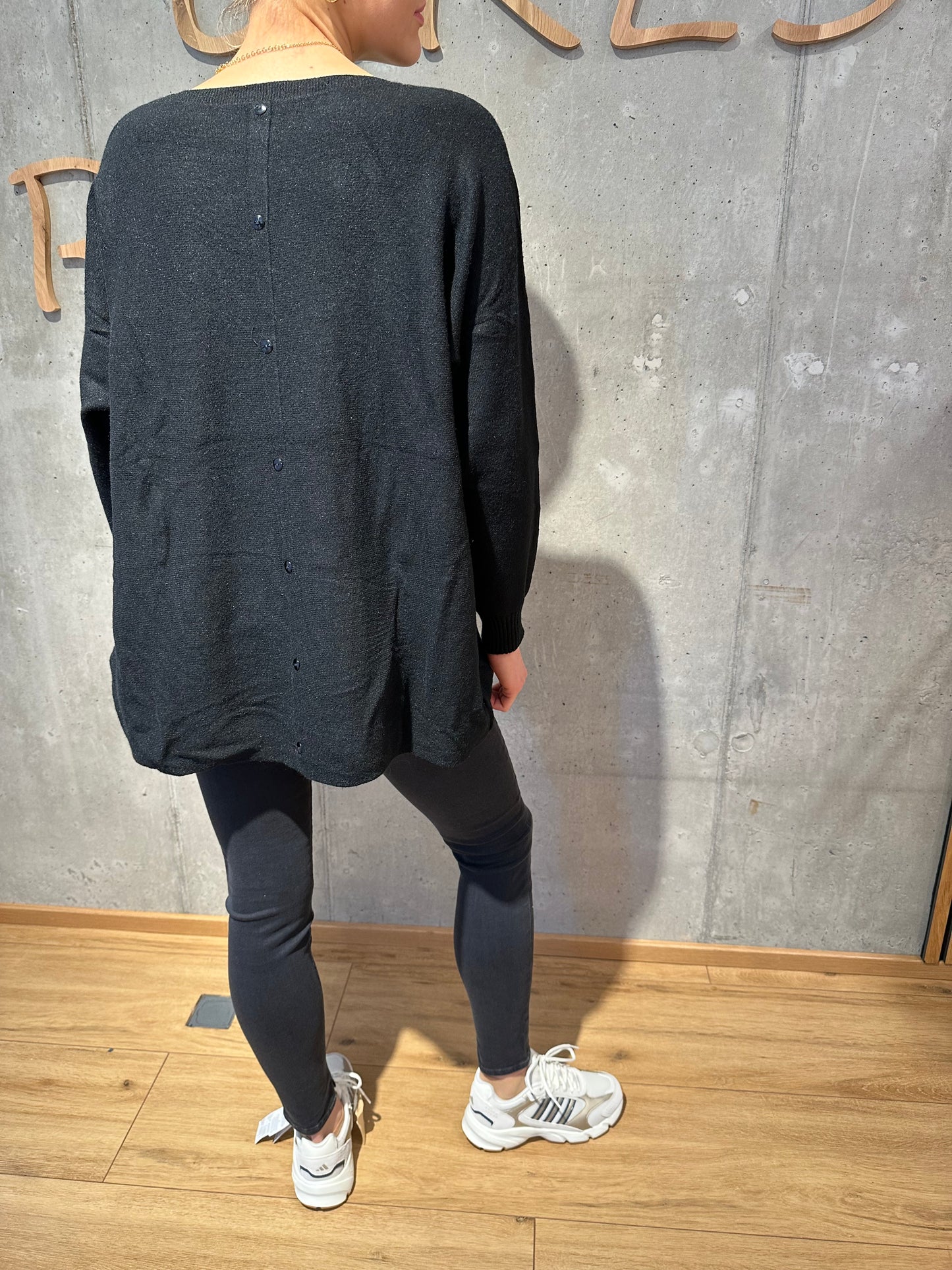 Pulli "Prim mit Knopfleiste hinten" - Versch. Farben