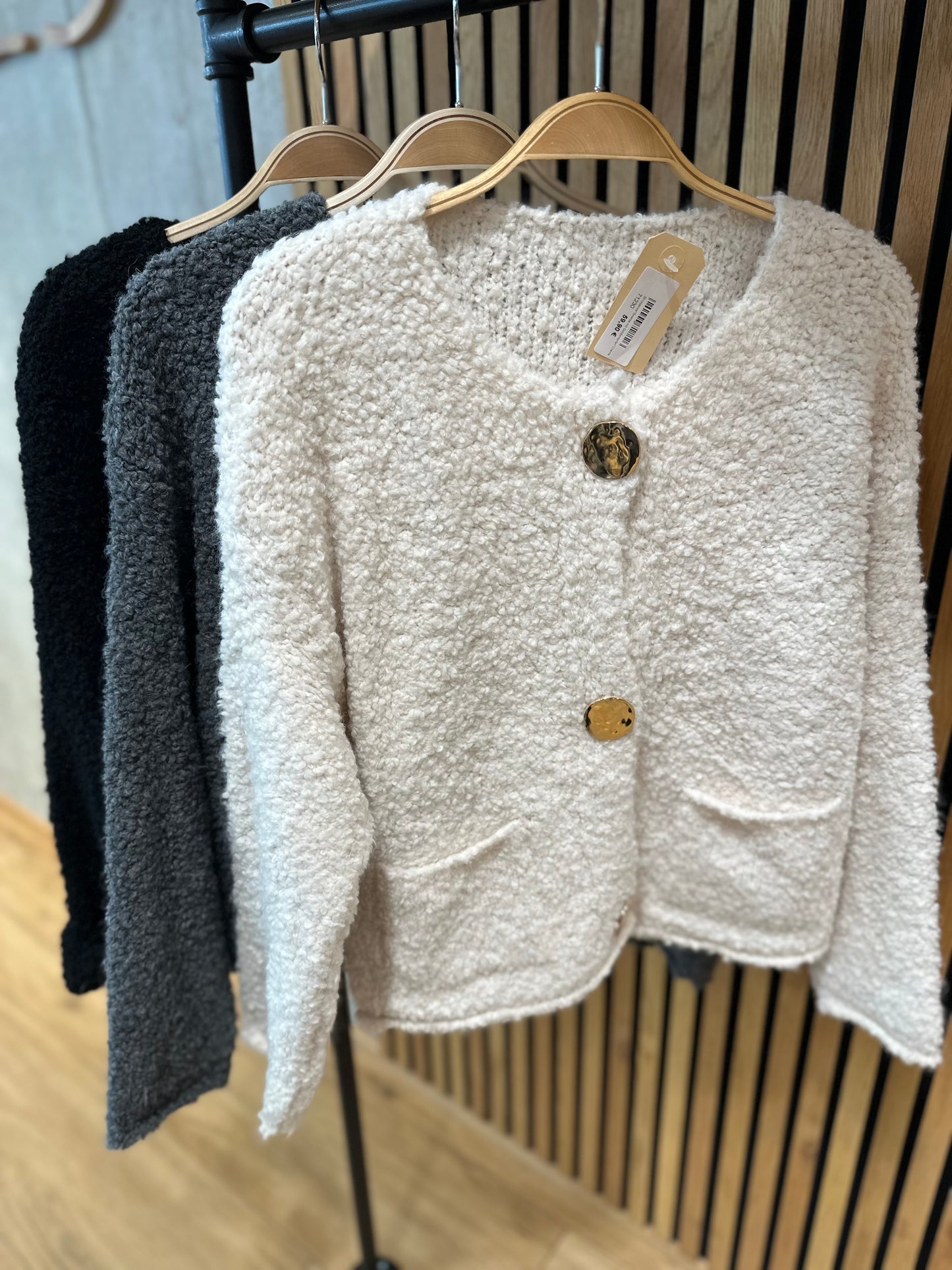 Strickjacke "Swenja mit Goldknöpfen" - Versch. Farben