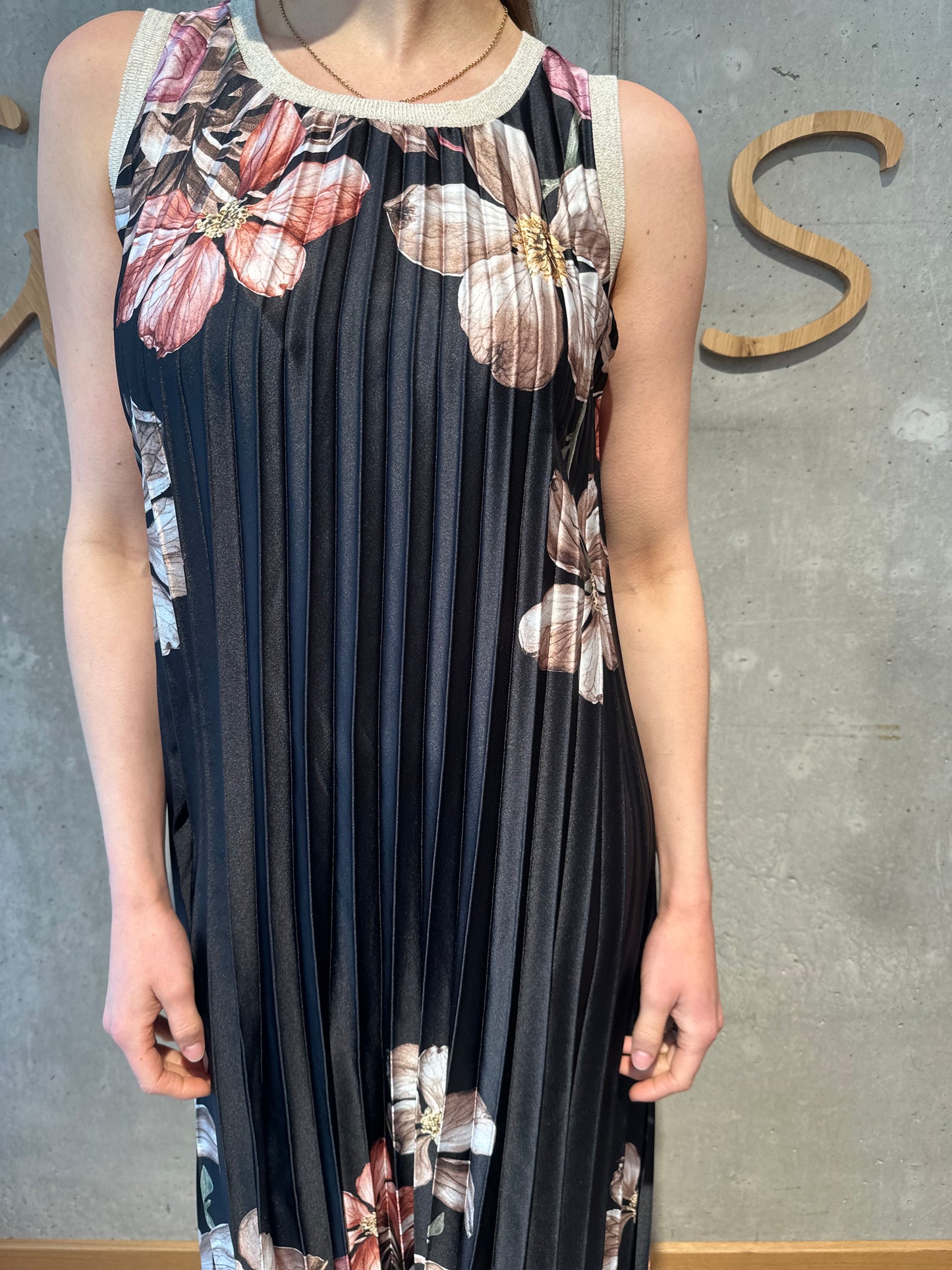 Kleid "Karlie mit Blumen" Schwarz