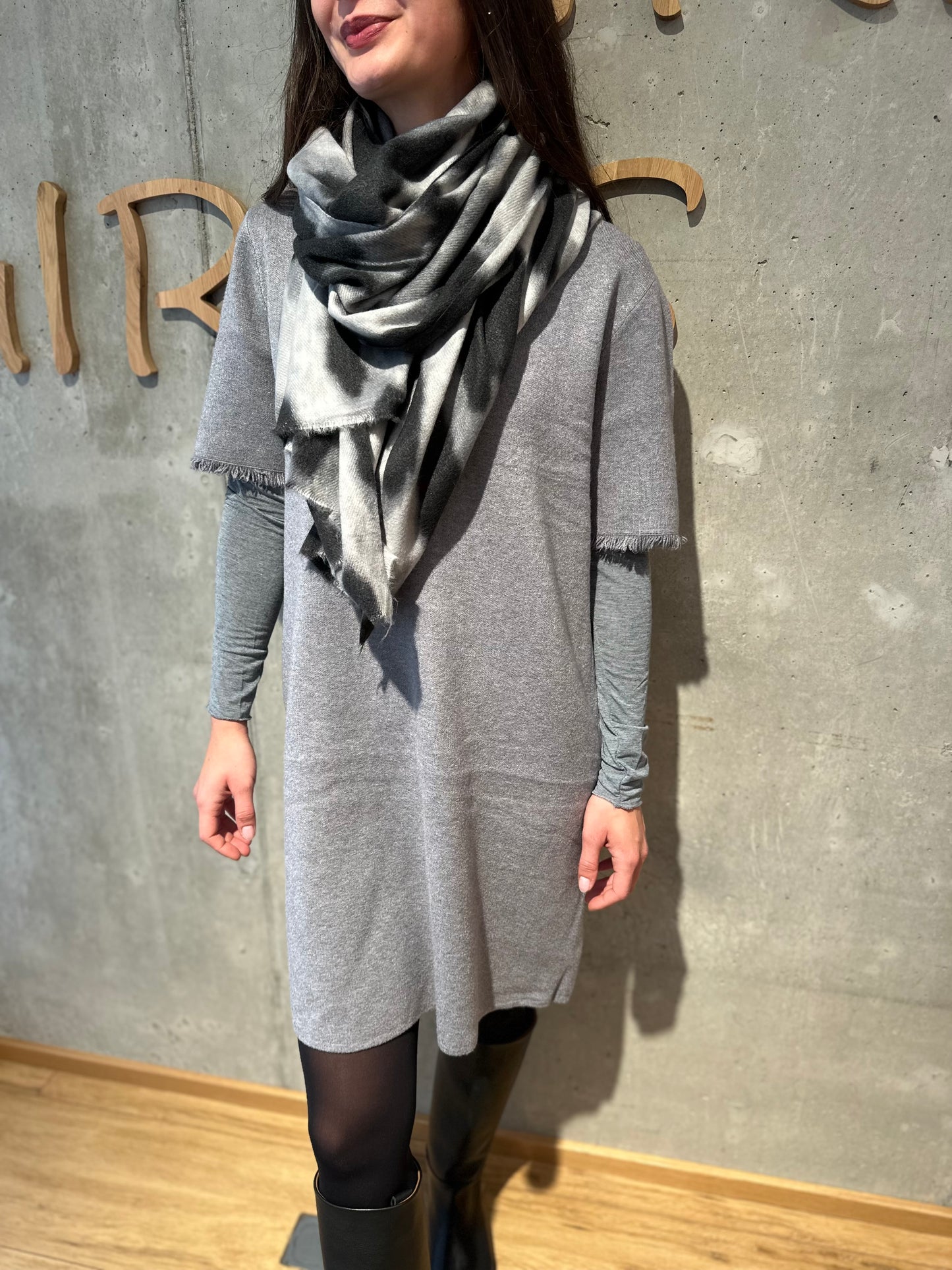 Kleid "Kornealia kurzarm mit Fransen" Schwarz