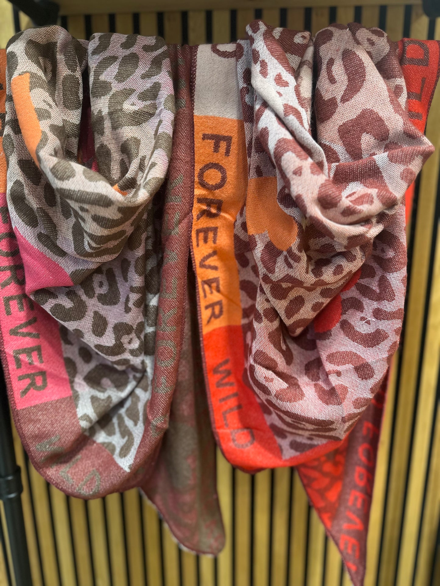 Schal "Forever Wild <3" - Versch. Farben