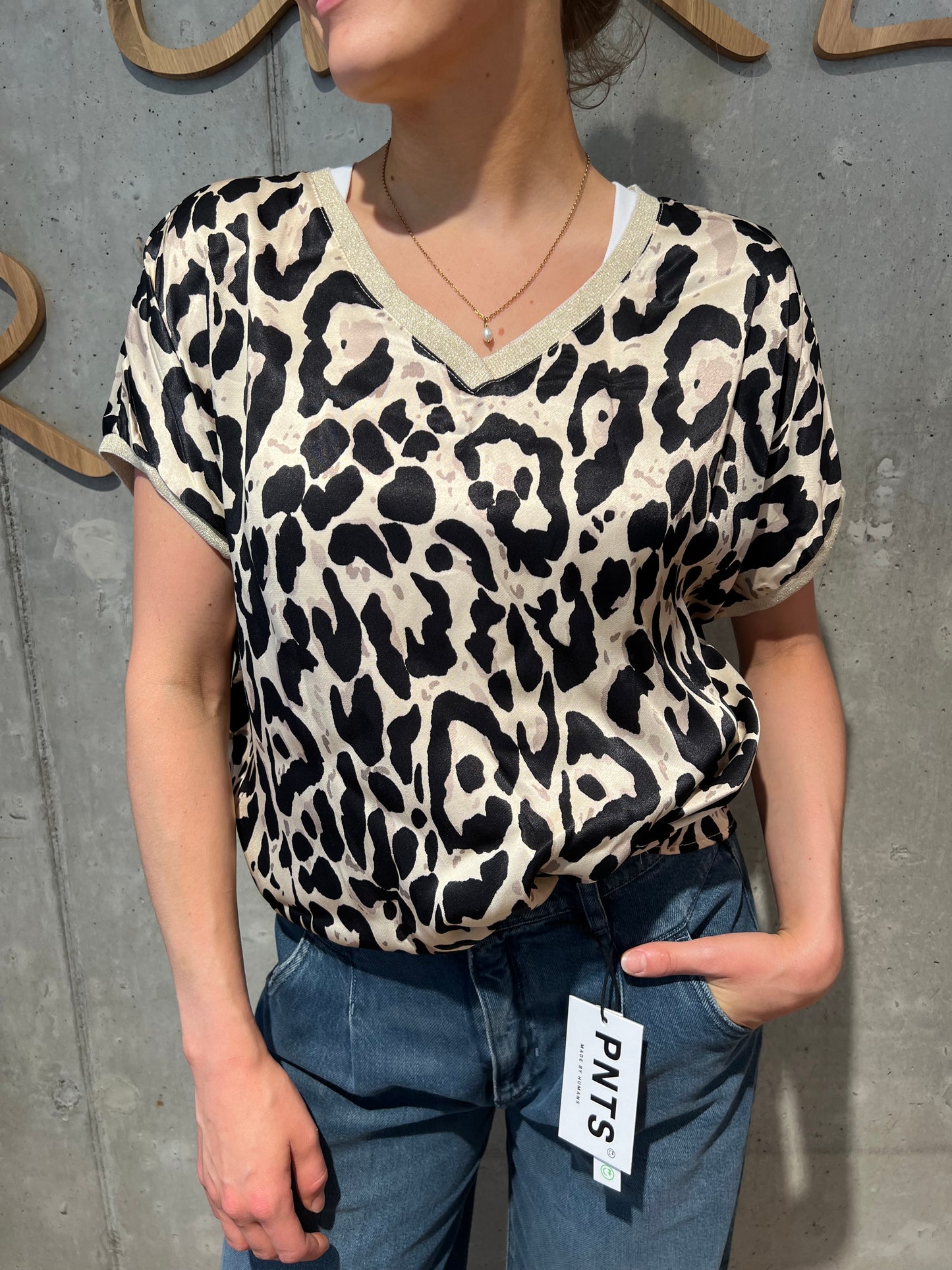 Leo-Shirt "Larissa V-Neck" Satin