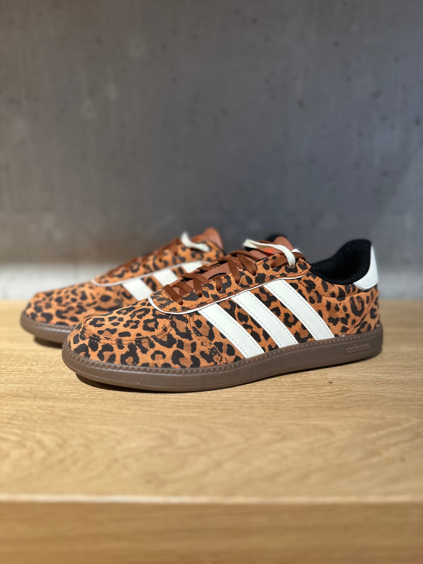 Schuh "Adidas KK4670" Leomuster