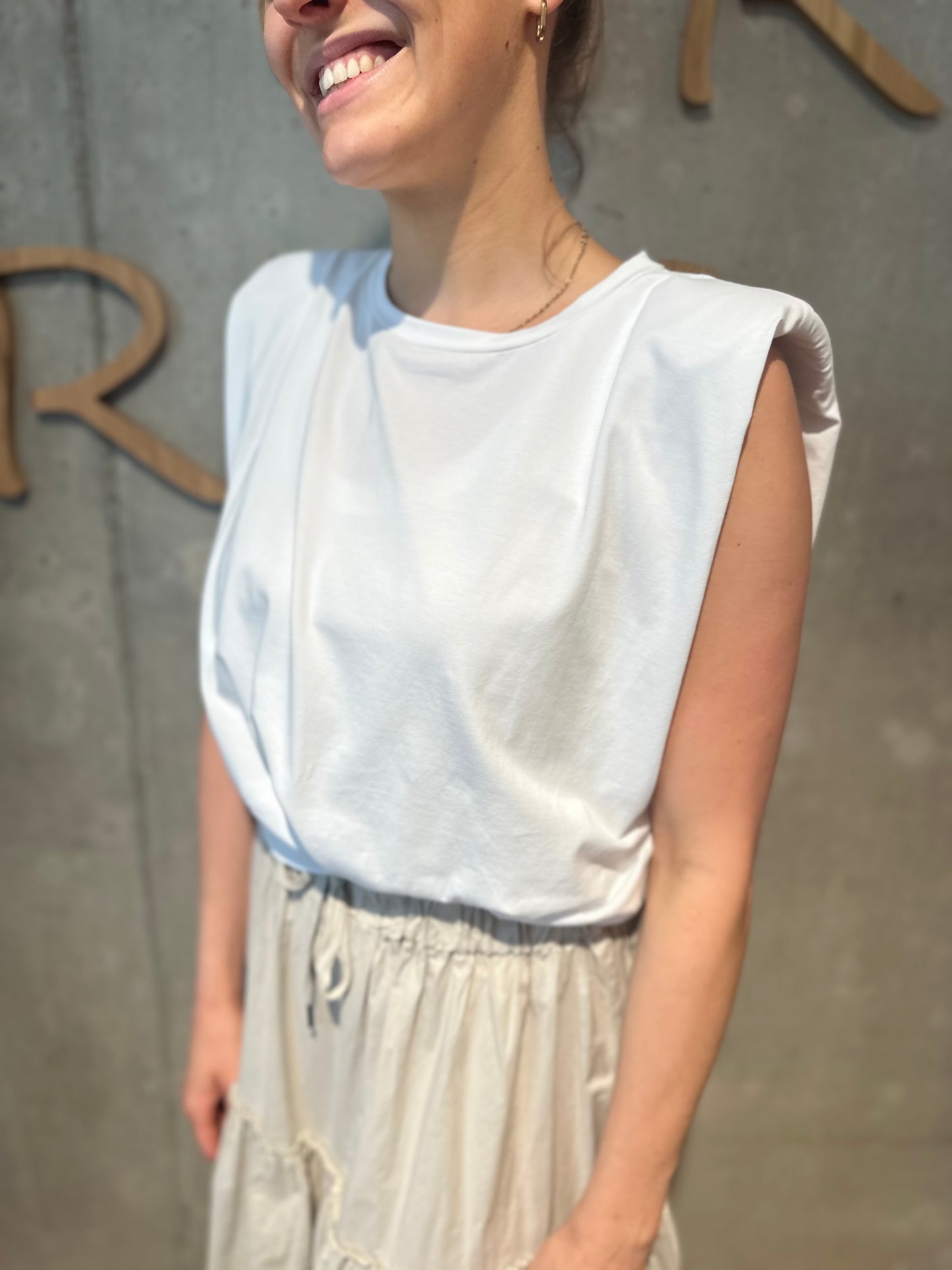 Shirt "Sandy mit Schulterpolster" - Versch. Farben