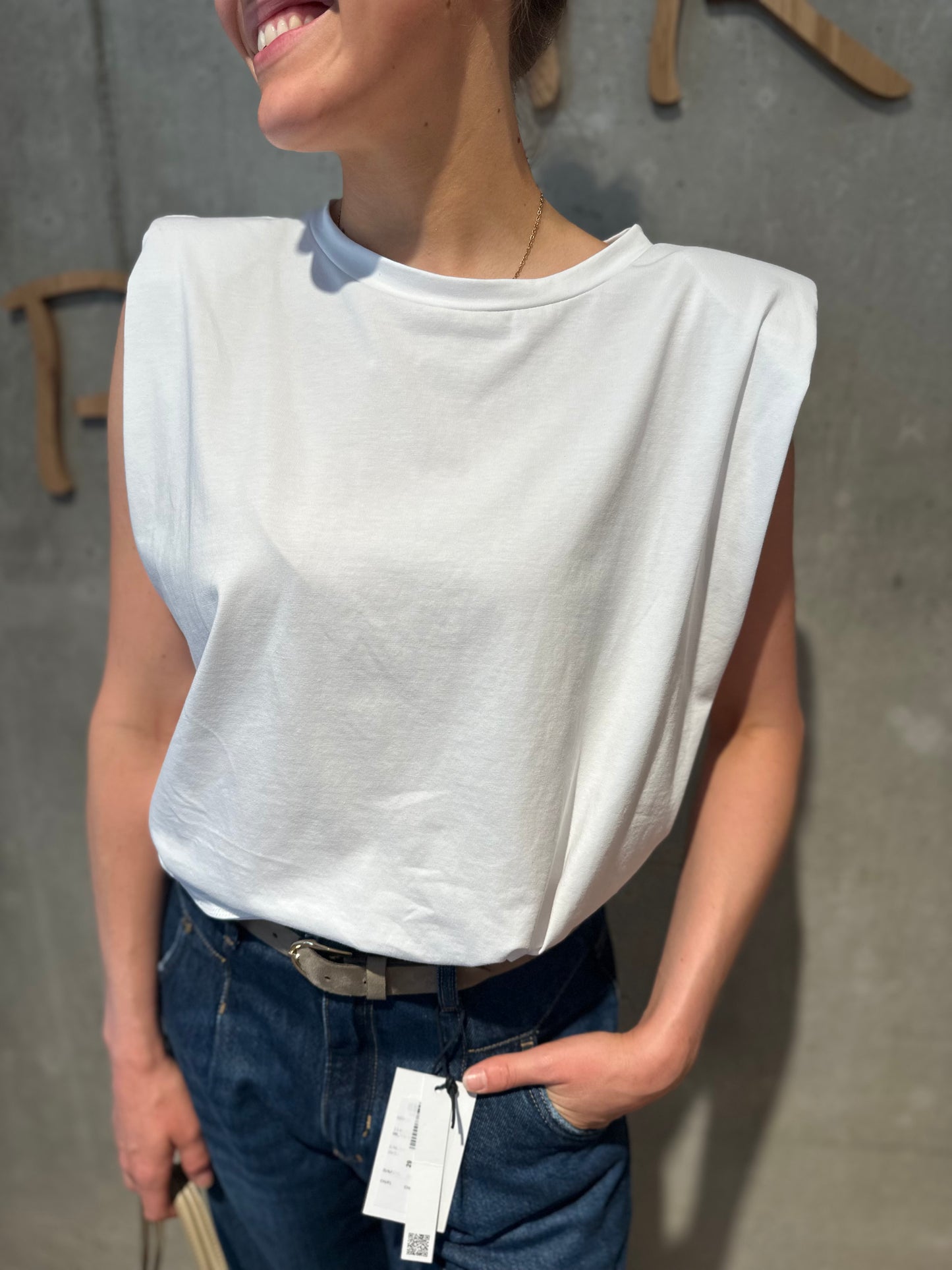 Shirt "Sandy mit Schulterpolster" - Versch. Farben