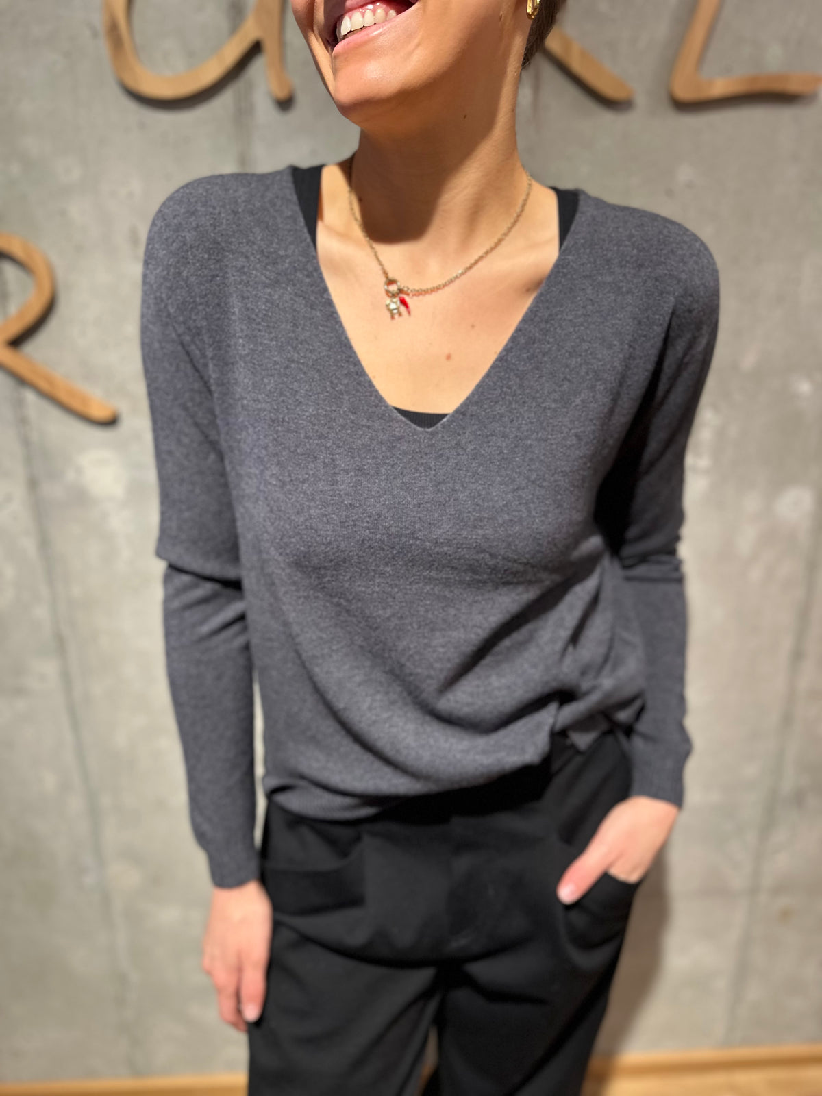 MG-Pulli "Marcella V-Neck" - Versch. Farben