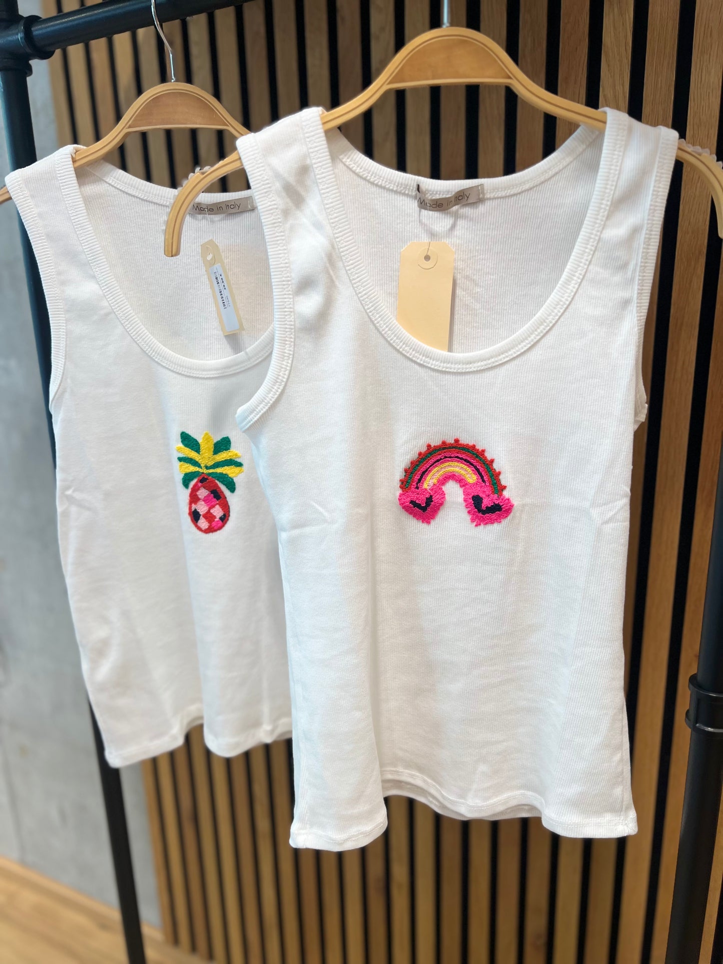 Top "Trudy mit Motiv" - Versch. Stickereien