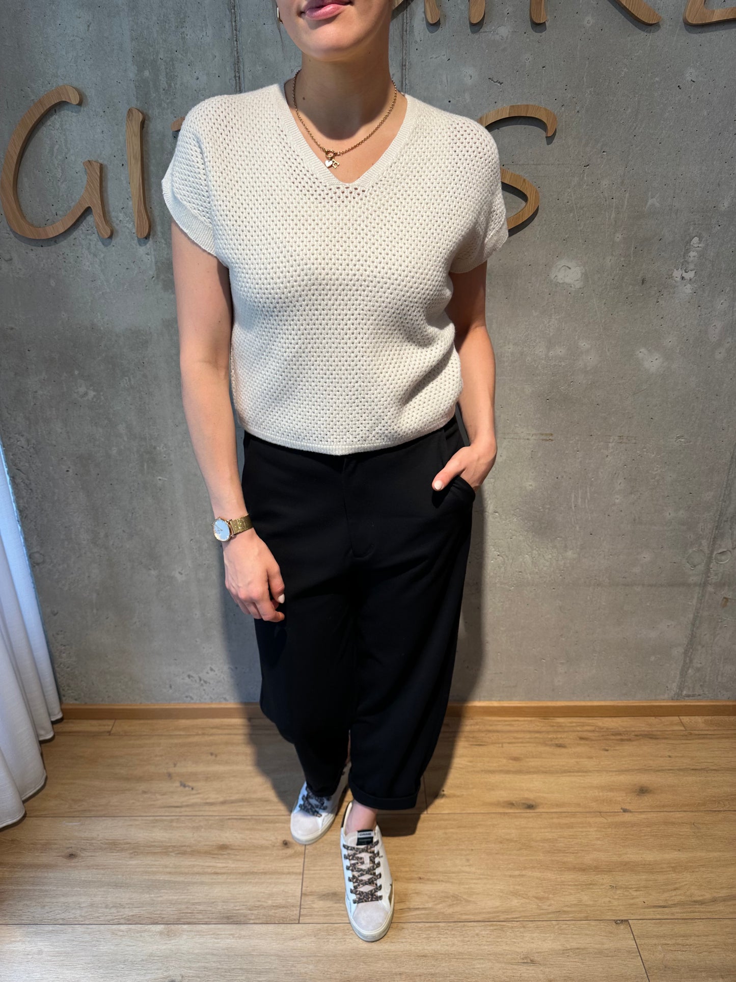 Pullunder "Pia Lochmuster V-Neck" - Versch. Farben