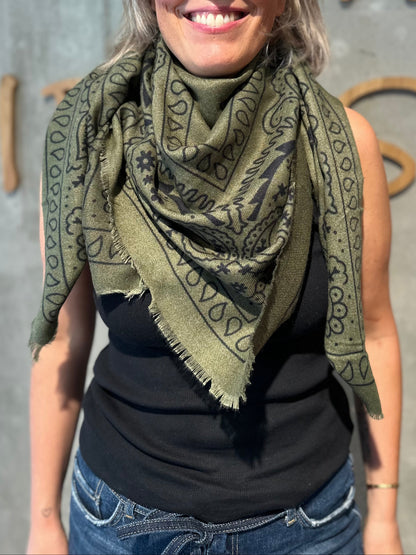 Schal "Amanda Paisleymuster" - Versch. Farben