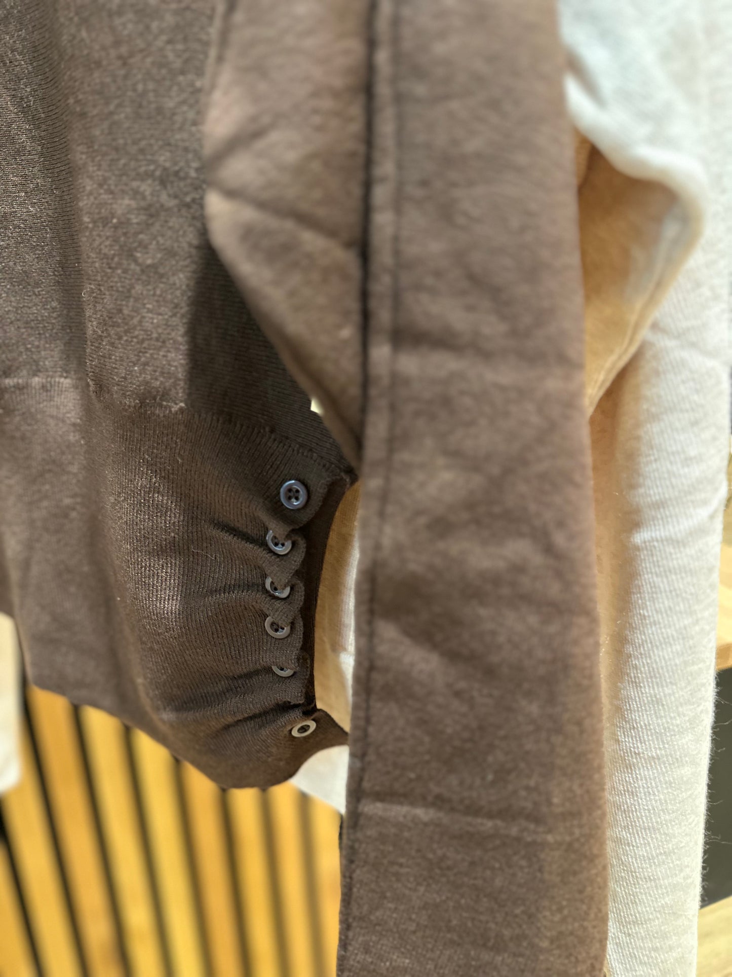 Pulli "Paige mit Knopfdetail" - Versch. Farben