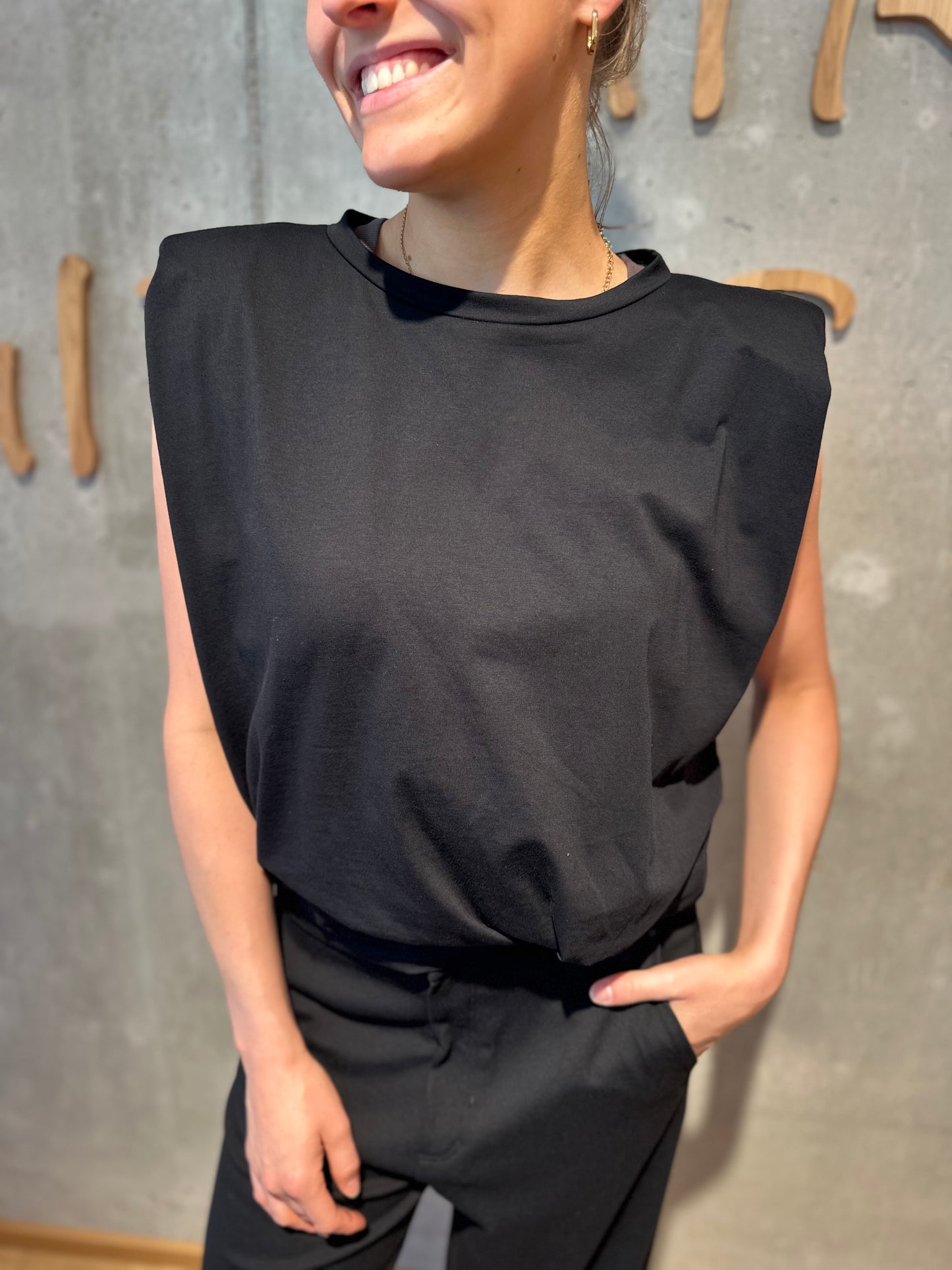 Shirt "Sandy mit Schulterpolster" - Versch. Farben