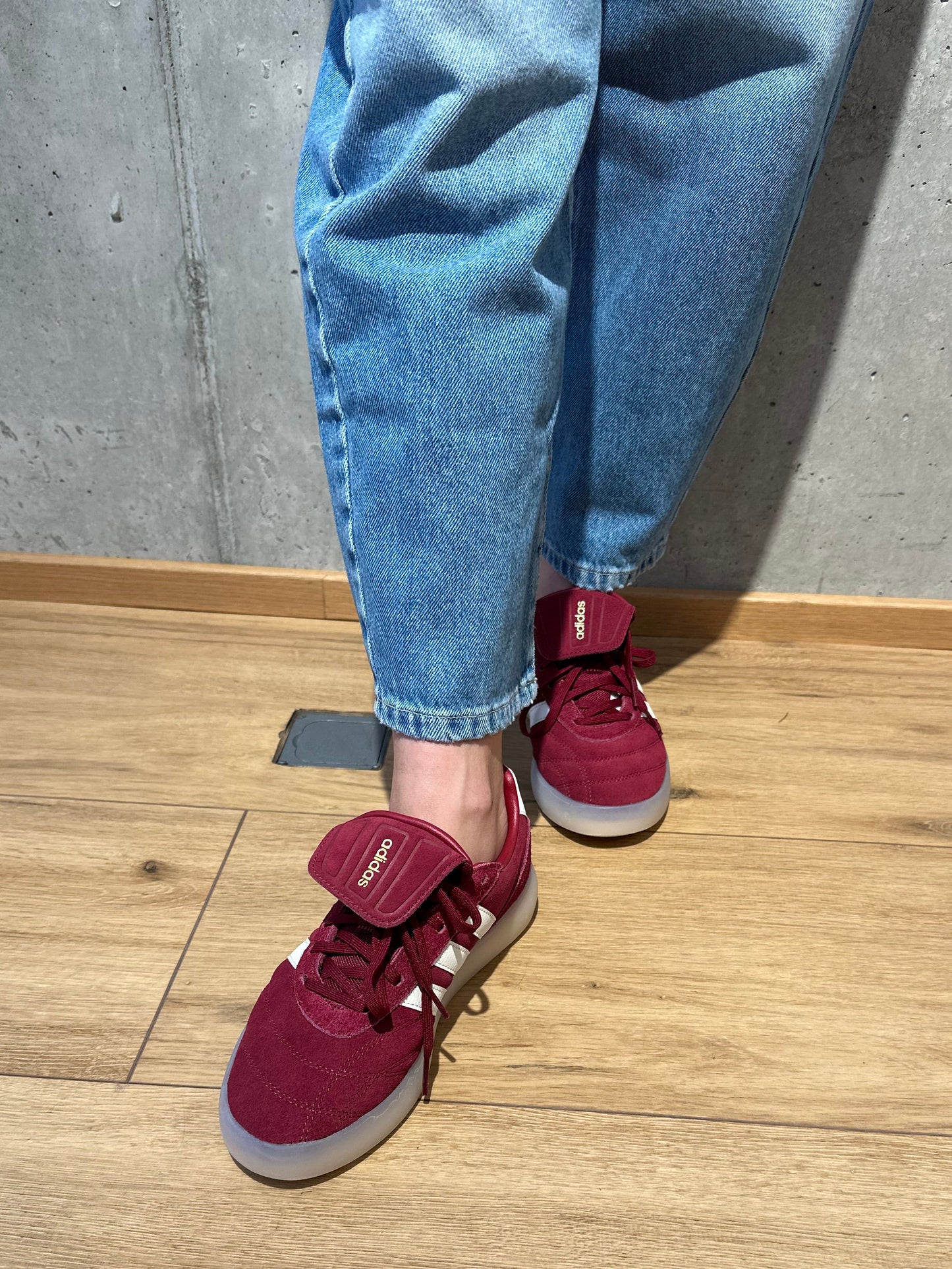 Schuh "Adidas KJ7387" Bordeaux