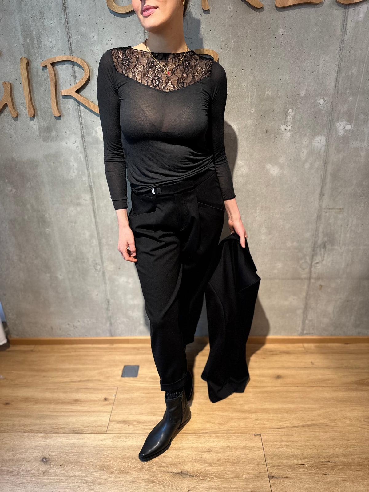 Shirt "Selena mit Spitze" - Versch. Farben