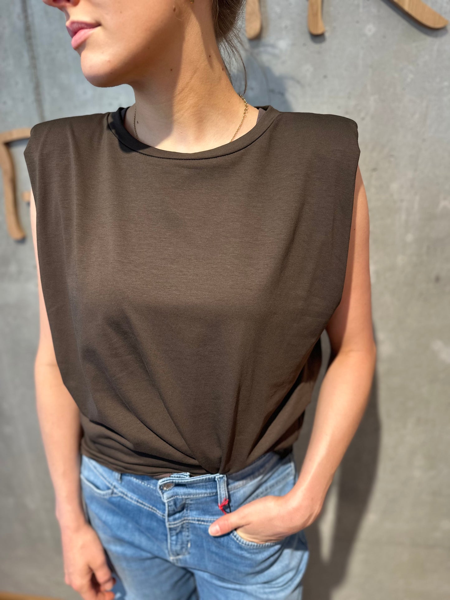 Shirt "Sandy mit Schulterpolster" - Versch. Farben