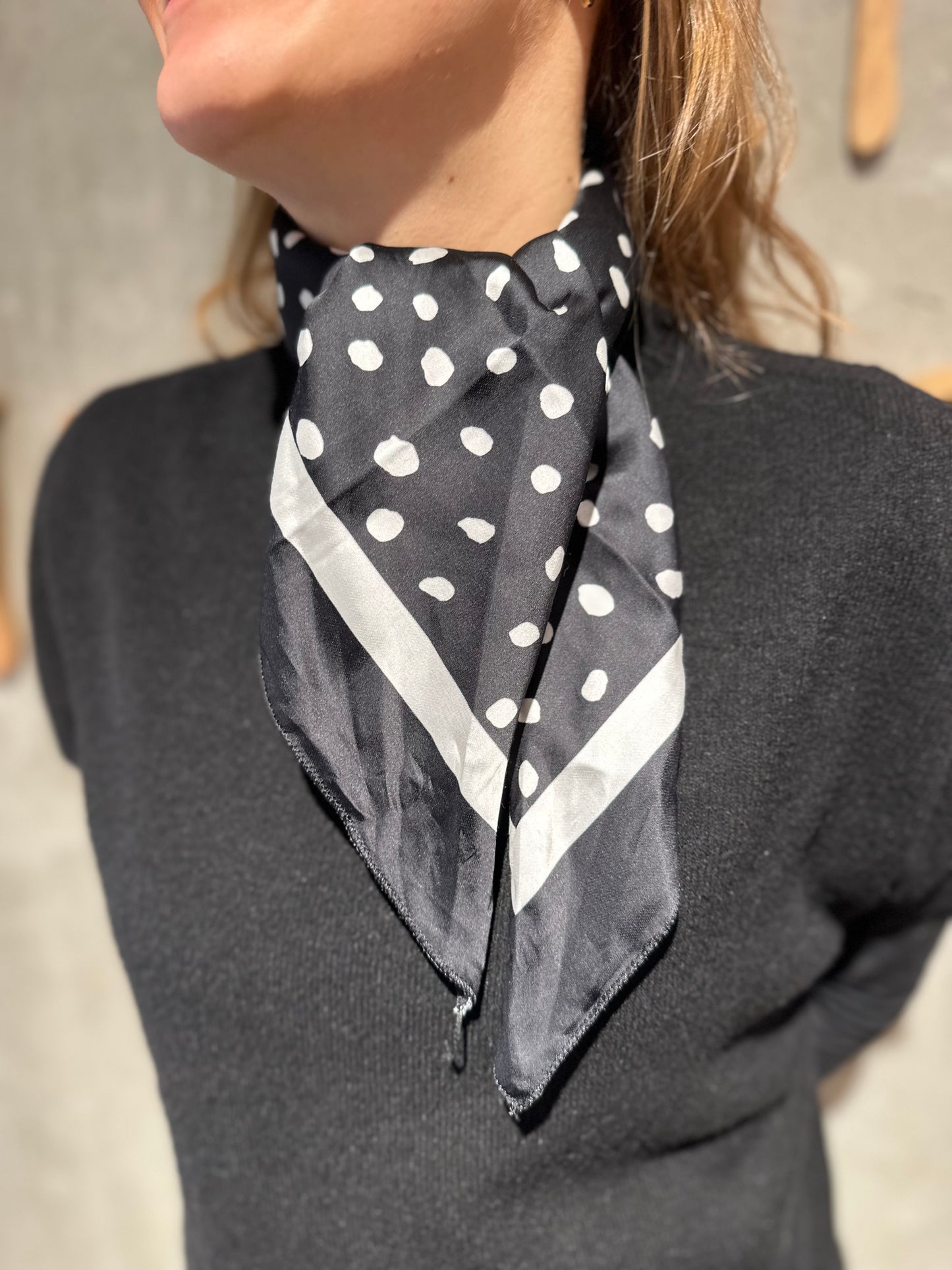 Tuch "Amy Punkte" - Versch. Farben