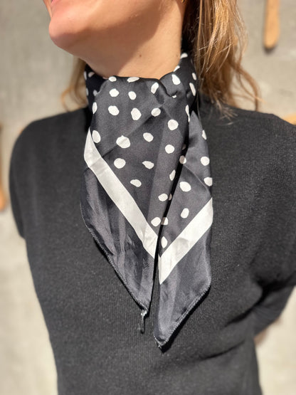 Tuch "Amy Punkte" - Versch. Farben