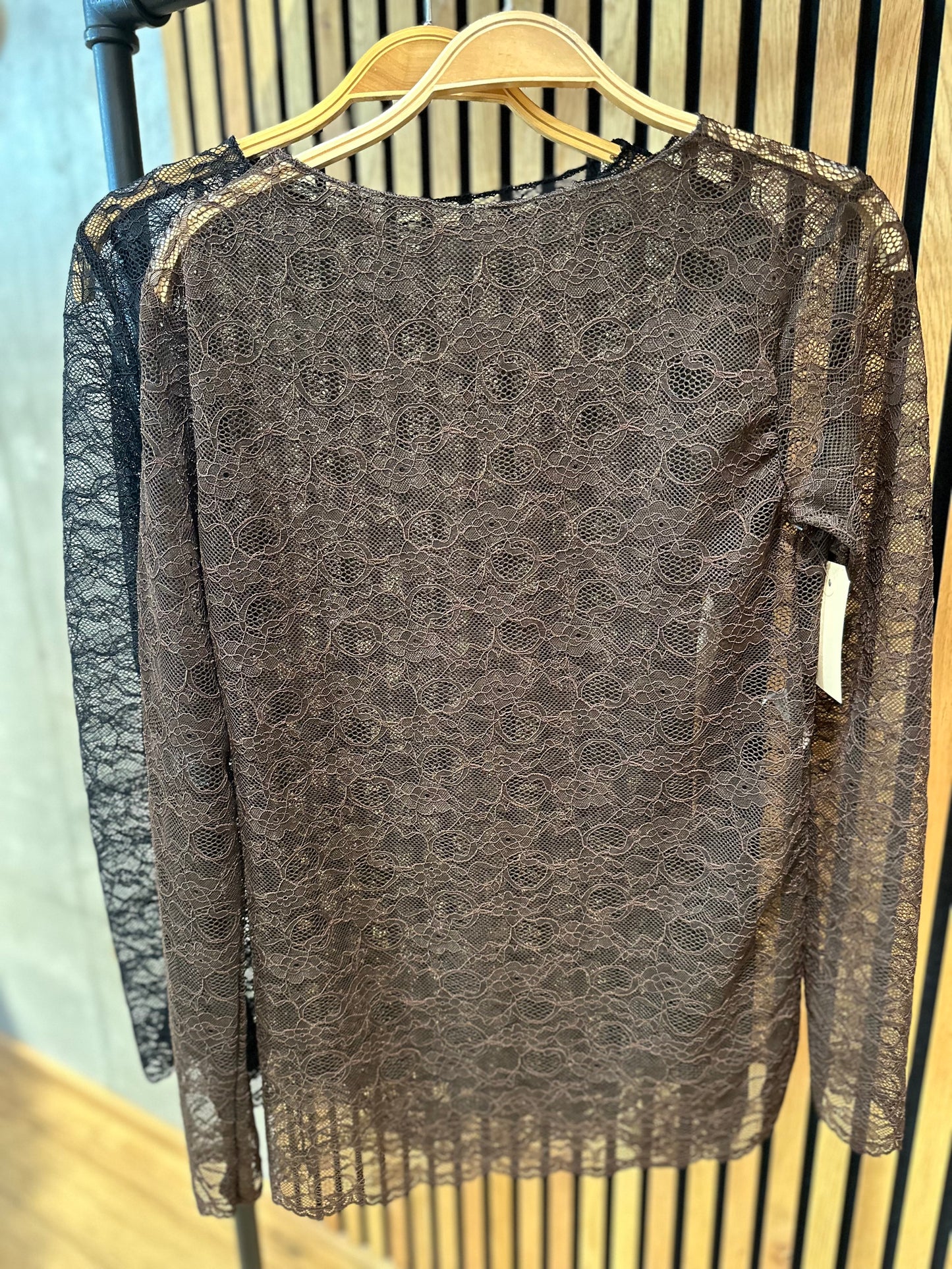 Spitzenshirt "Scarlet" - Versch. Farben