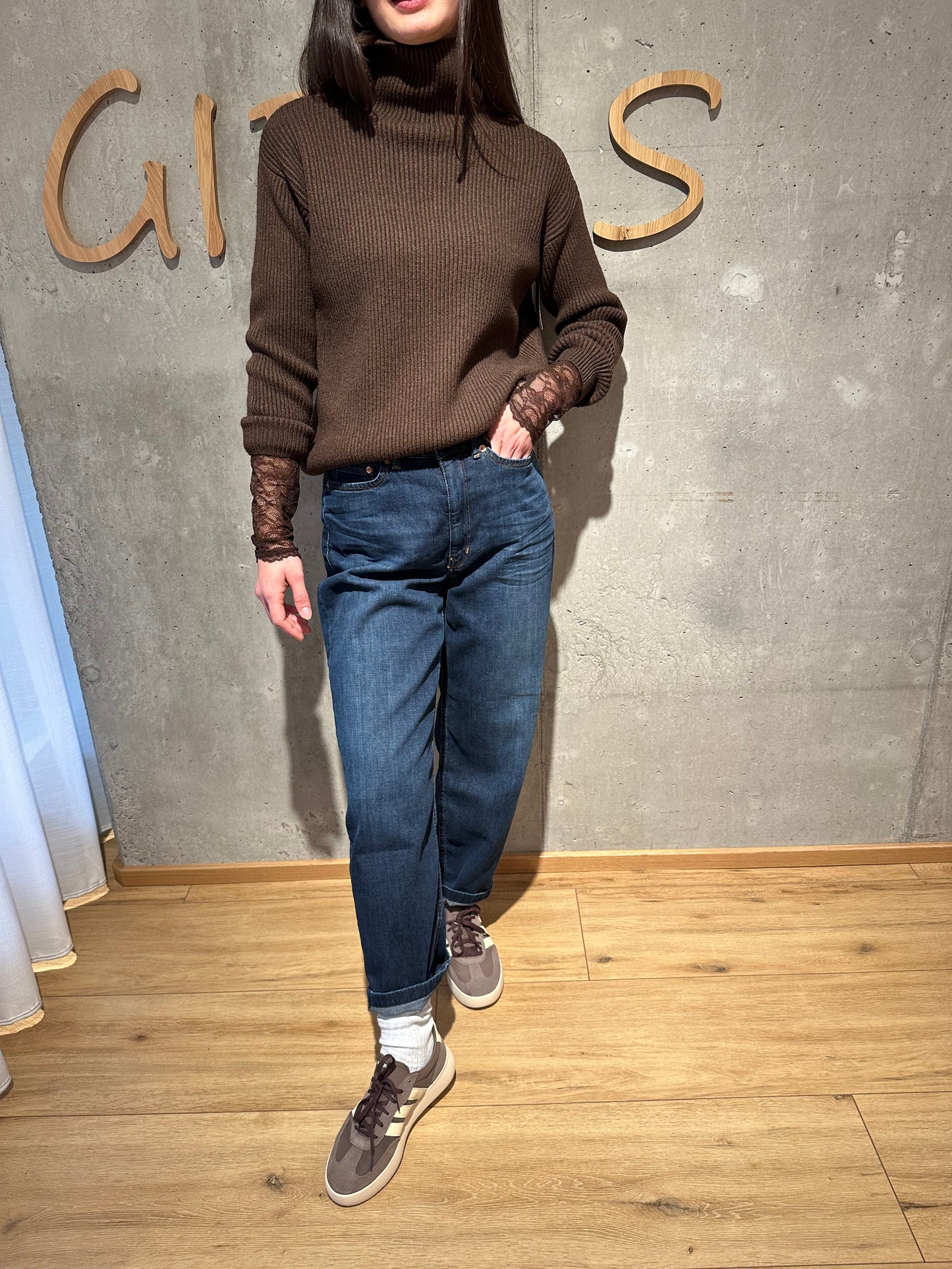 Spitzenshirt "Scarlet" - Versch. Farben