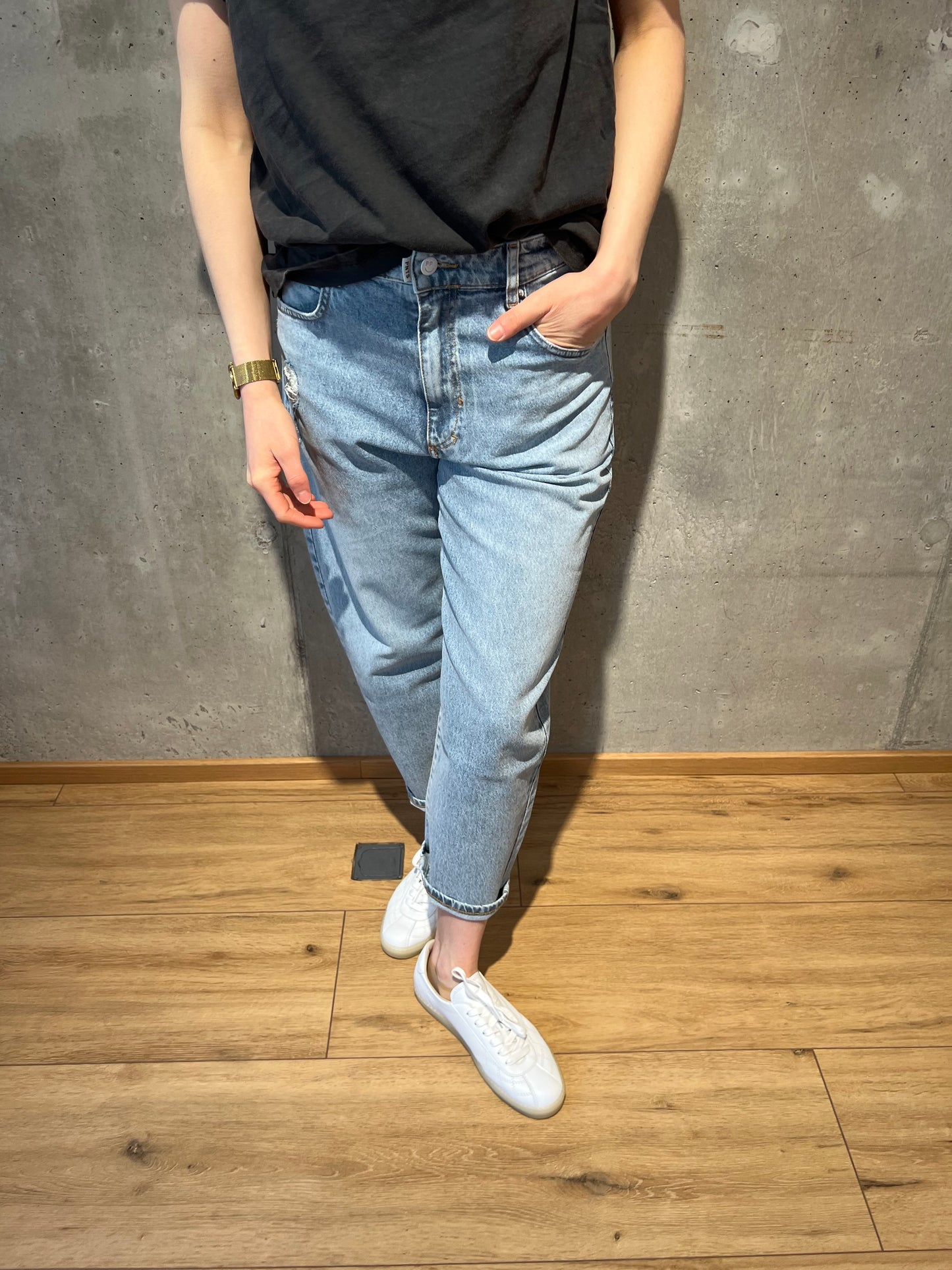 PNTS "05_THE O Shape 19" Hellblau