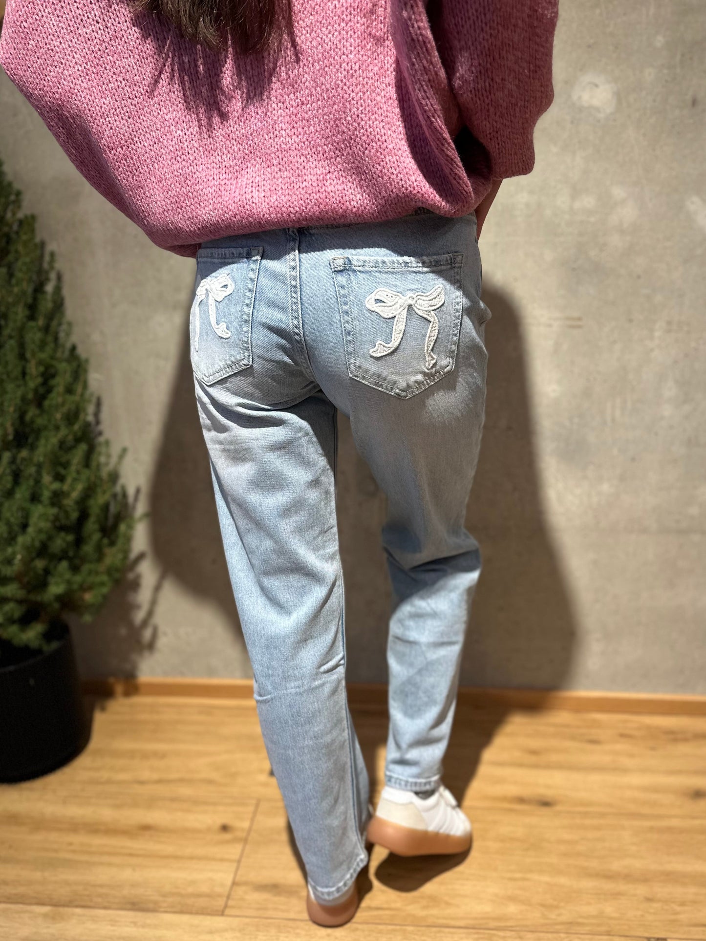 Jeans "Jane mit Schleife hinten" - Versch. Farben