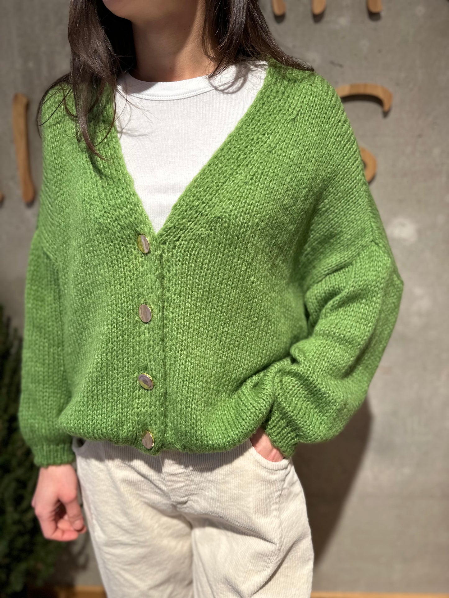 Strickjacke "Sonja mit Goldknöpfen" - Versch. Farben