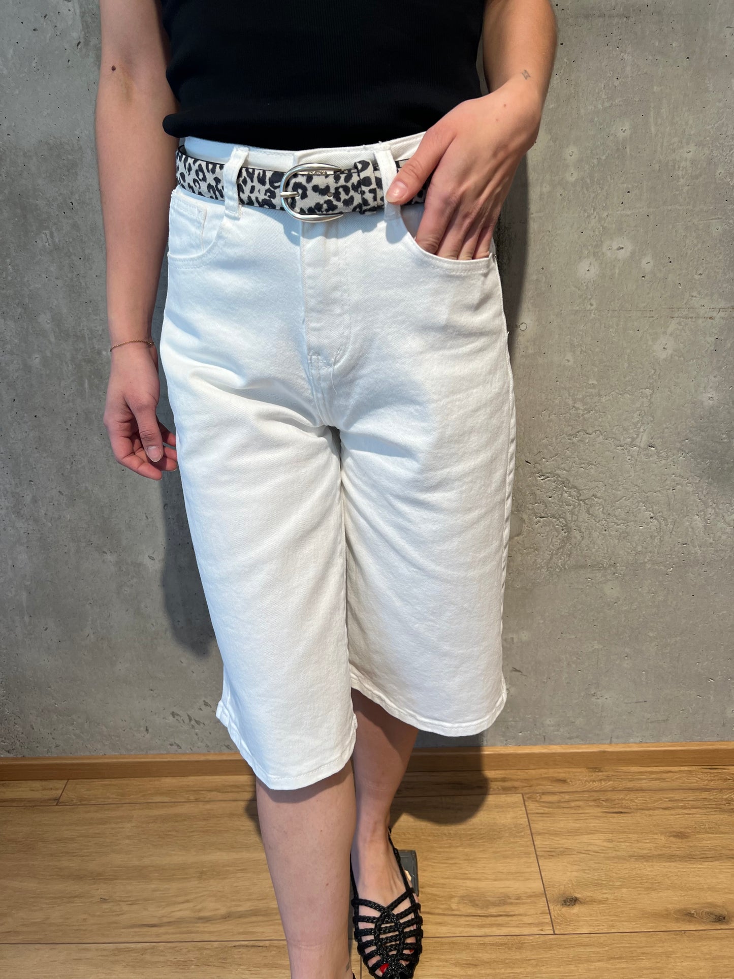 Shorts "Silvie" Bermuda weiß