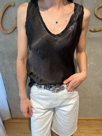 Top "Tasha V-Neck Satin" -versch. Farben