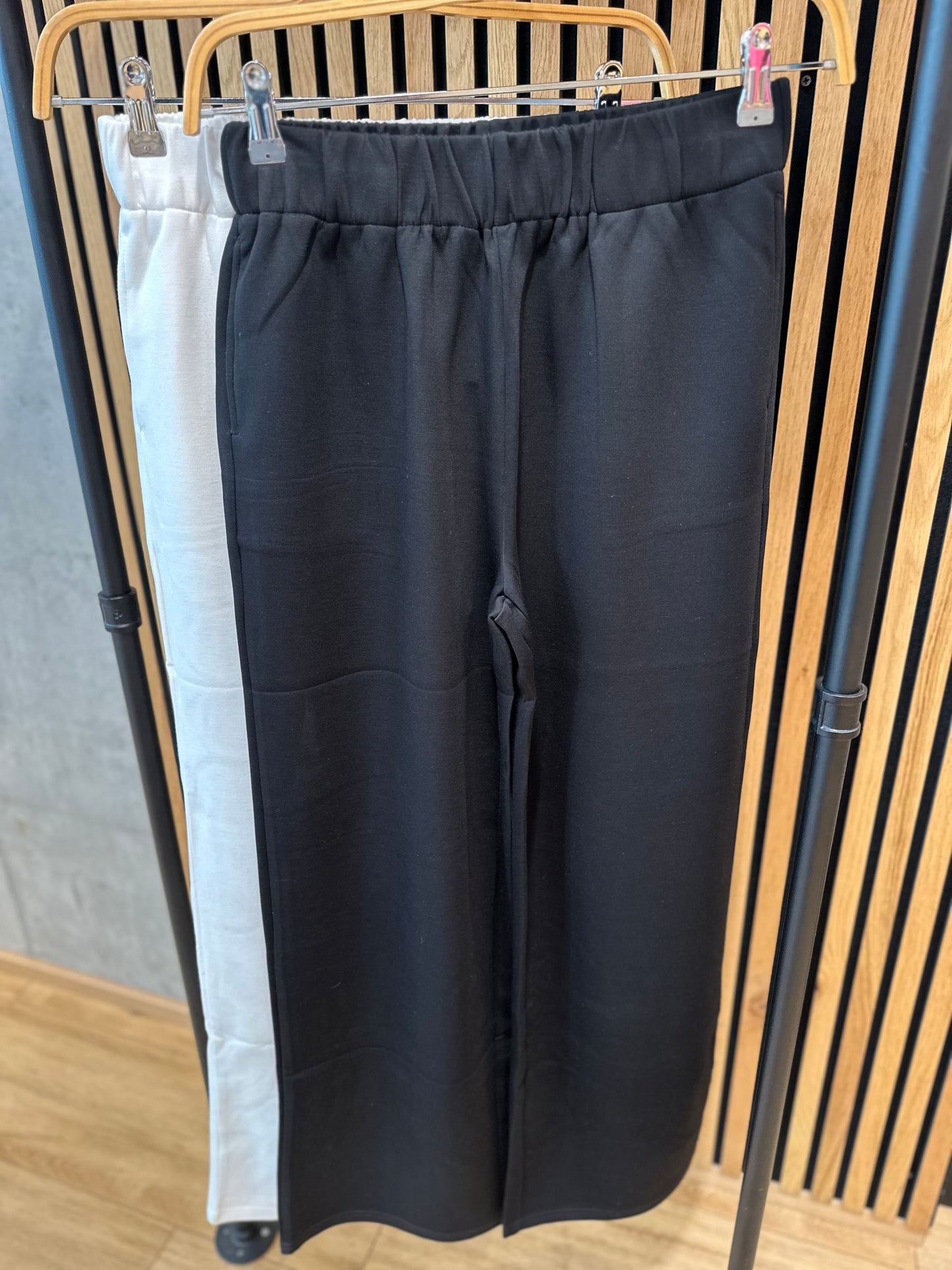 Hose "Helma" - Versch. Farben