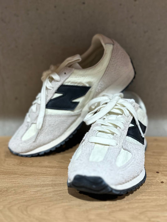 New Balance "U471AM" BeigeSchwarzesN