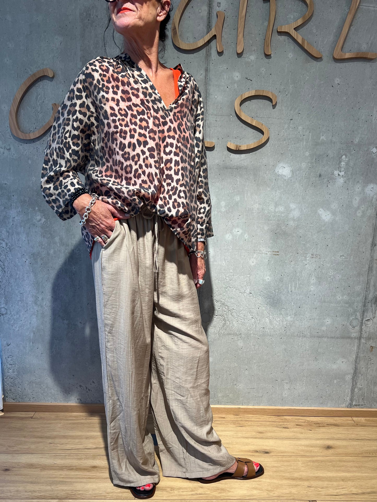 Leo-Bluse "Loredana" BeigeTaupeSchwarz