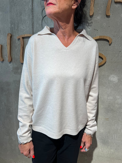 MG-Pulli "Mika mit Kragen & V-Neck" - Versch. Farben