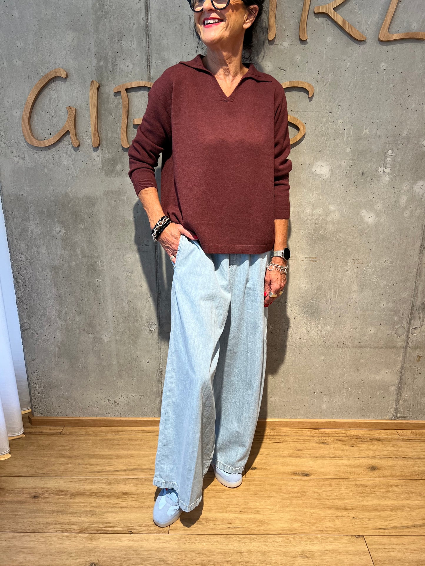 MG-Pulli "Mika mit Kragen & V-Neck" - Versch. Farben