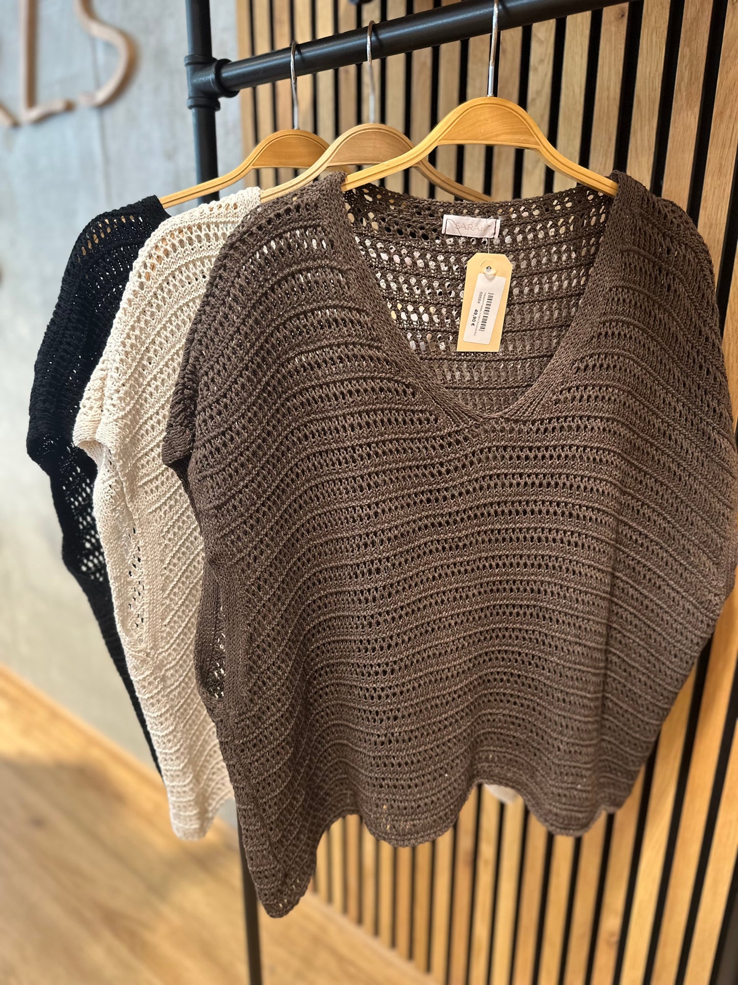 Häkelshirt "Halsey V-Neck" - Versch. Farben
