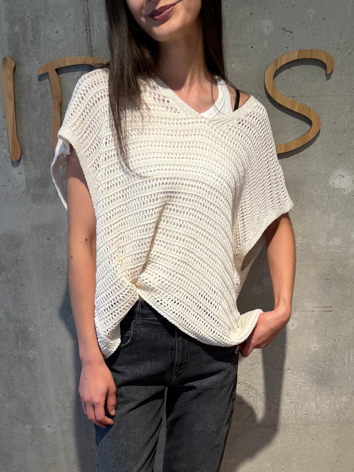 Häkelshirt "Halsey V-Neck" - Versch. Farben