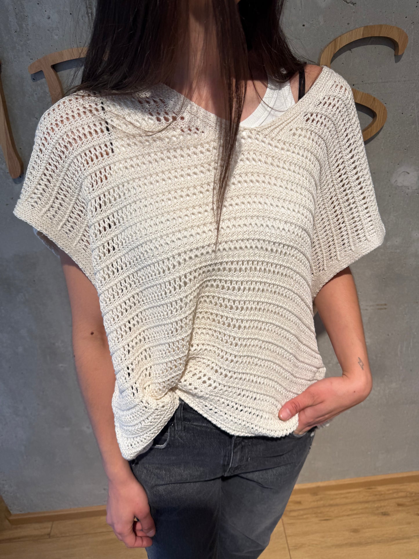 Häkelshirt "Halsey V-Neck" - Versch. Farben